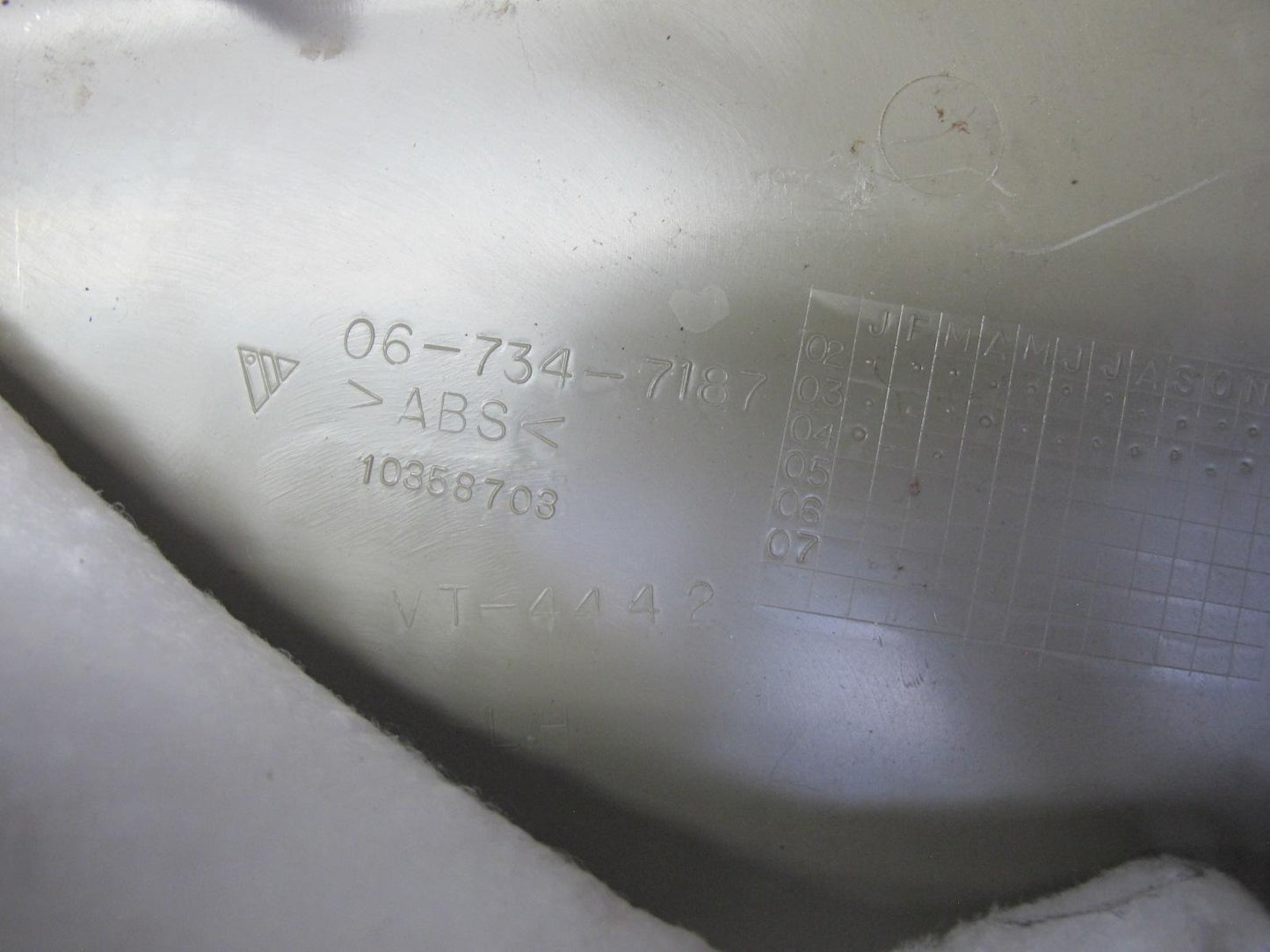 2003-2004 Hummer H2 Rear Right & Left Side C Pillar Trim Cover Panel Set