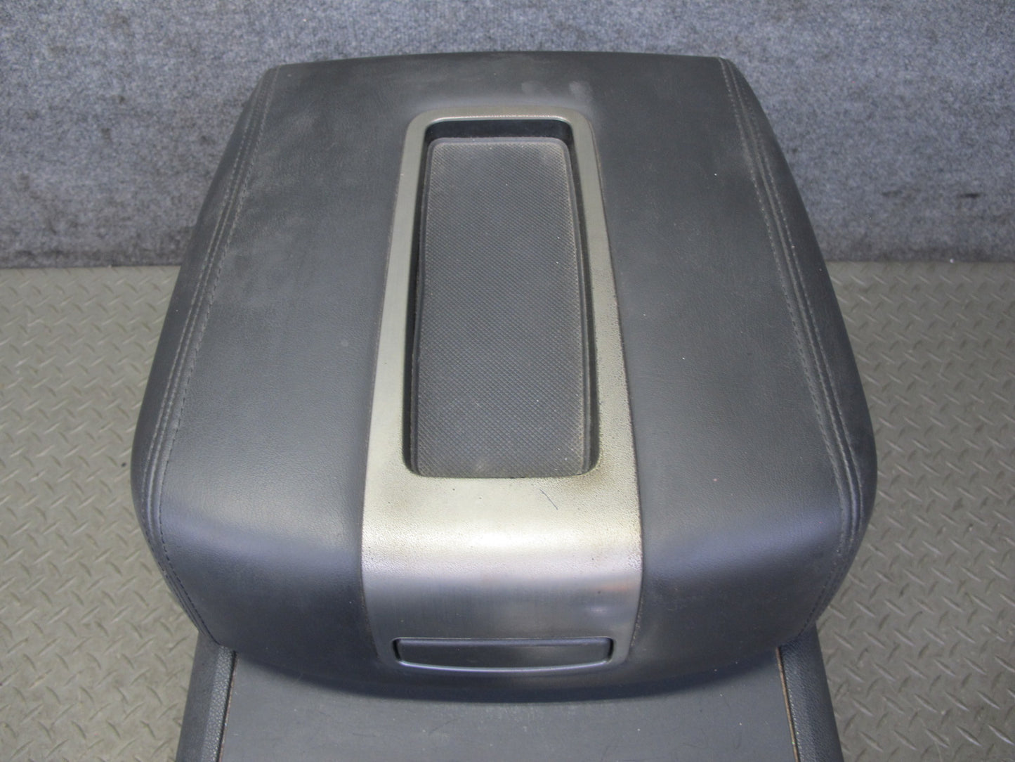 2008-2009 Hummer H2 Center Console Trim Cover Panel w Armrest & Rear Climate