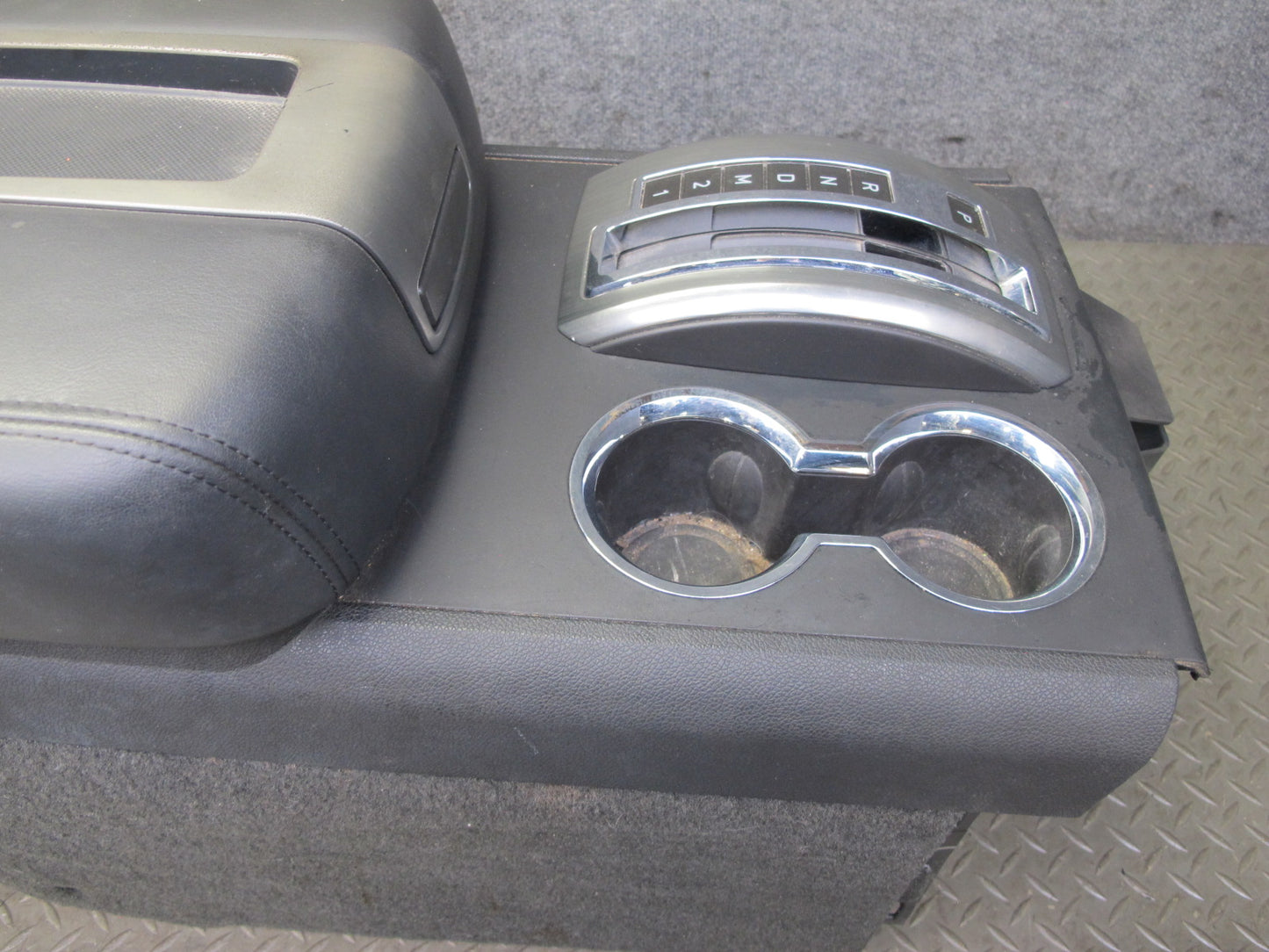 2008-2009 Hummer H2 Center Console Trim Cover Panel w Armrest & Rear Climate