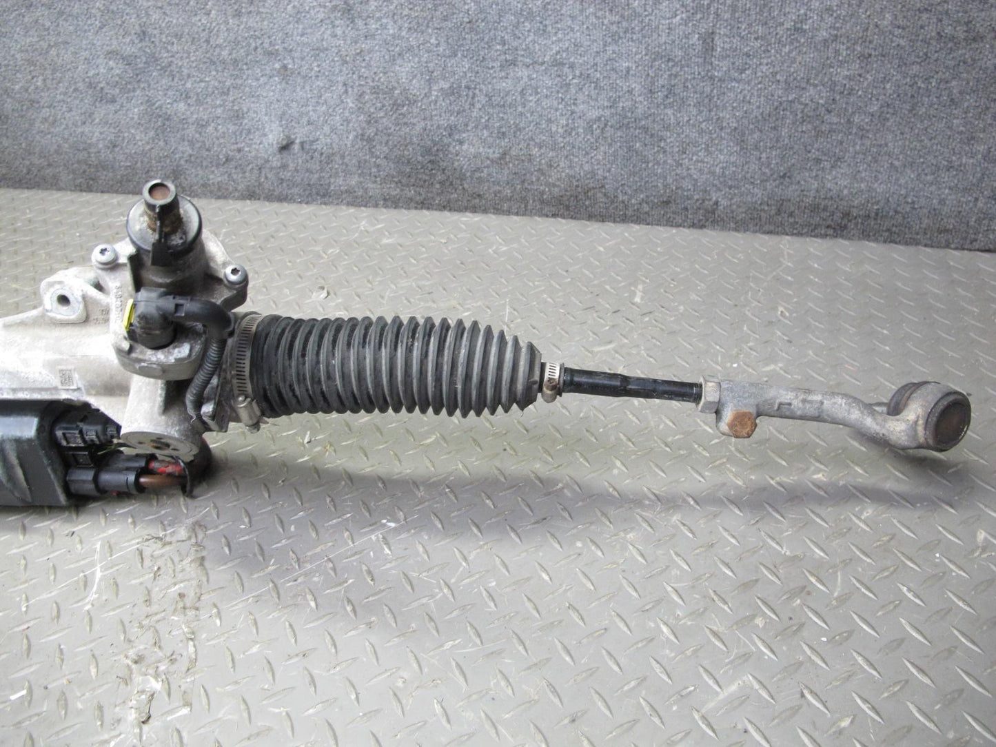 12-13 BMW F30 F32 335i RWD Electric Power Steering Rack & Pinion 6859090 OEM