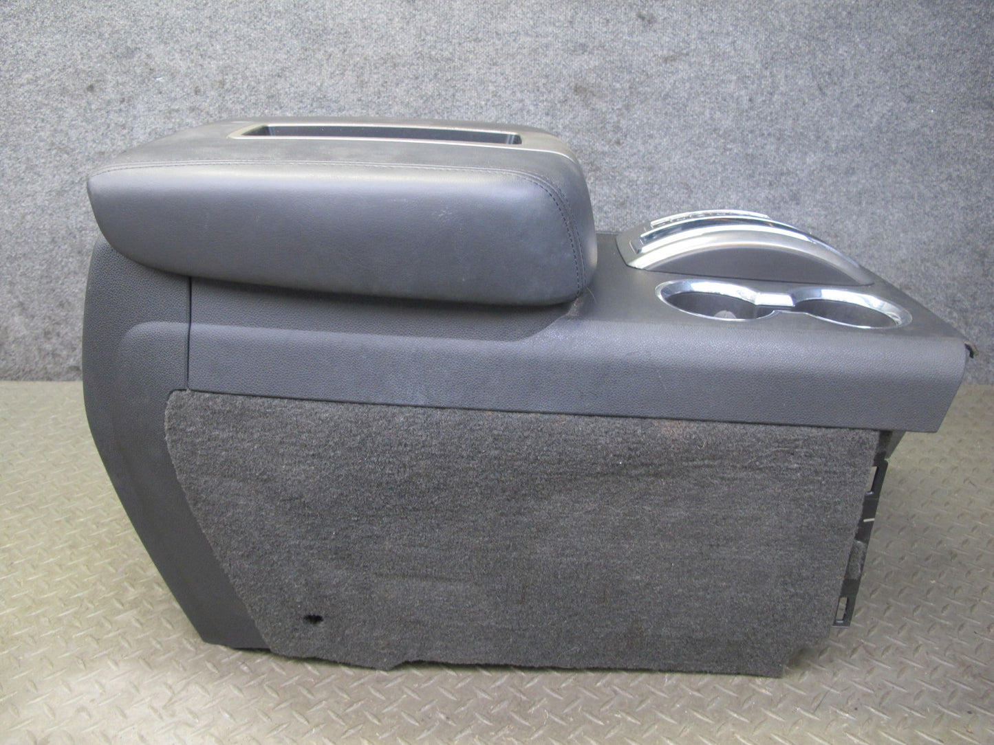 2008-2009 Hummer H2 Center Console Trim Cover Panel w Armrest & Rear Climate