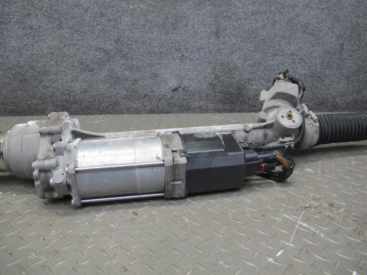 12-13 BMW F30 F32 335i RWD Electric Power Steering Rack & Pinion 6859090 OEM