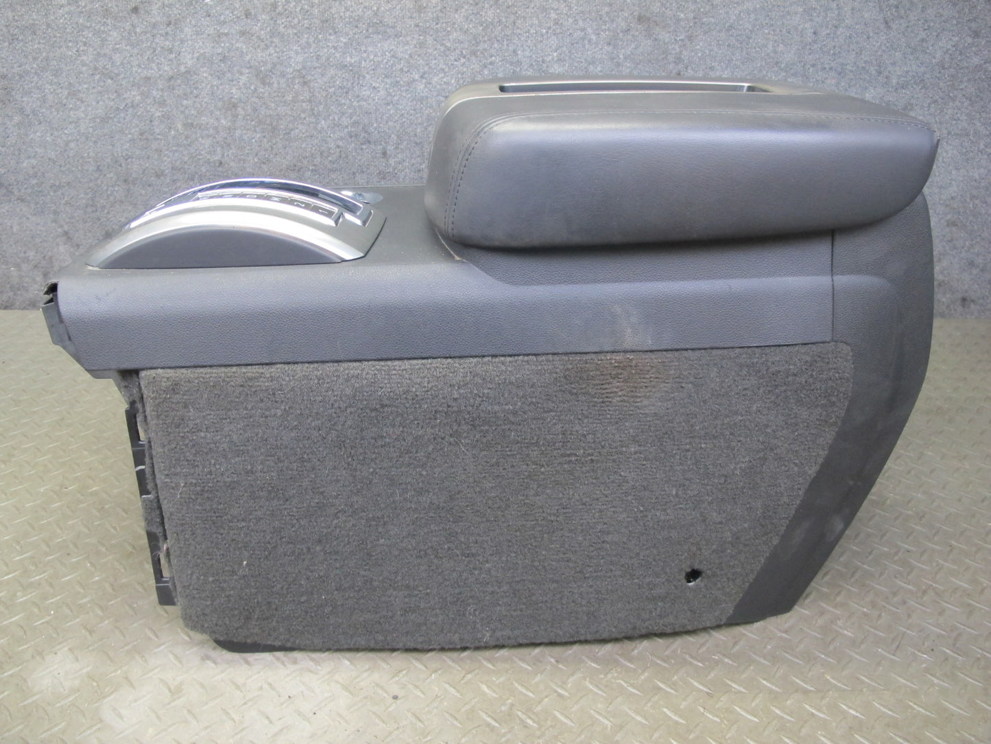 2008-2009 Hummer H2 Center Console Trim Cover Panel w Armrest & Rear Climate