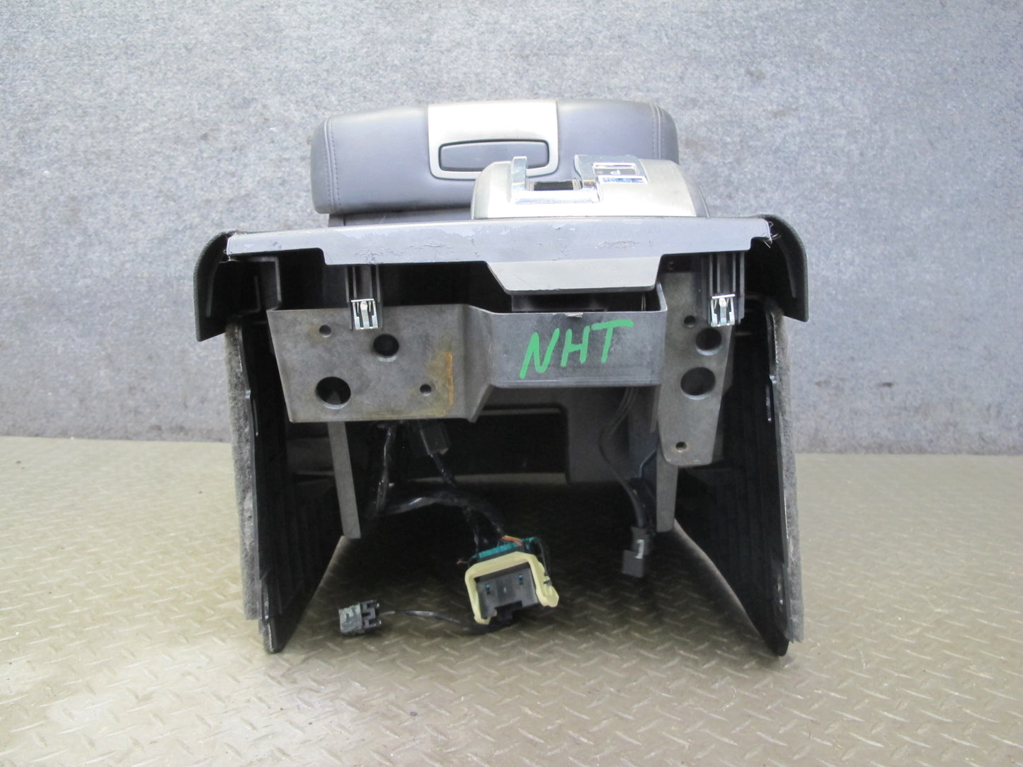 2008-2009 Hummer H2 Center Console Trim Cover Panel w Armrest & Rear Climate