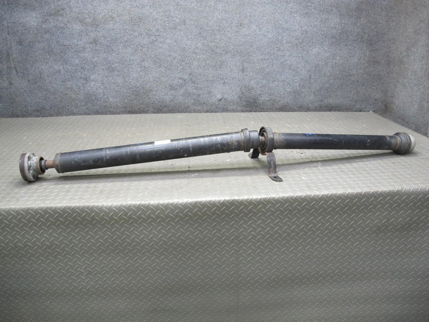 10-16 Audi S4 B8  AWD A/T Rear Drive Shaft Driveshaft 143K Miles 8K0521101N OEM