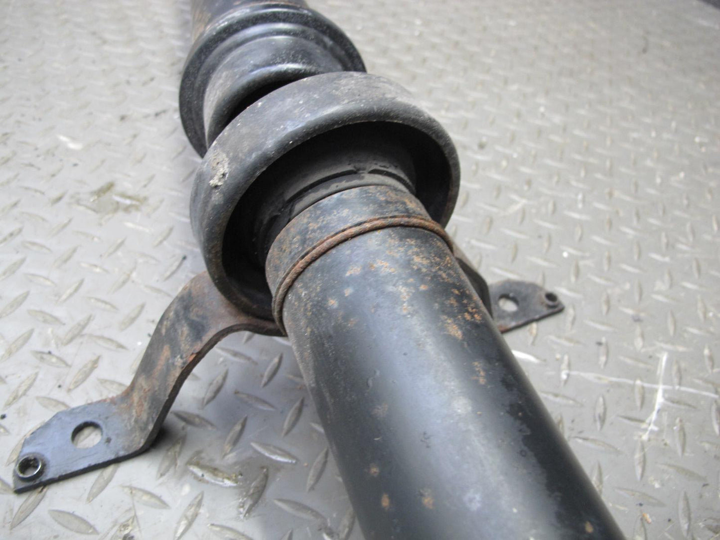 10-16 Audi S4 B8  AWD A/T Rear Drive Shaft Driveshaft 143K Miles 8K0521101N OEM