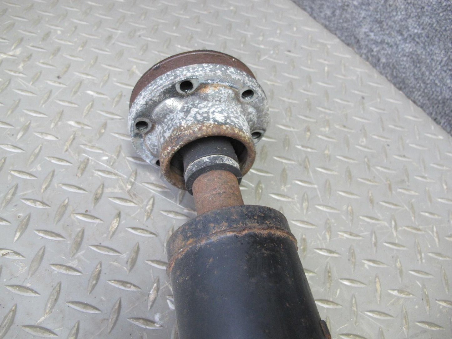 10-16 Audi S4 B8  AWD A/T Rear Drive Shaft Driveshaft 143K Miles 8K0521101N OEM