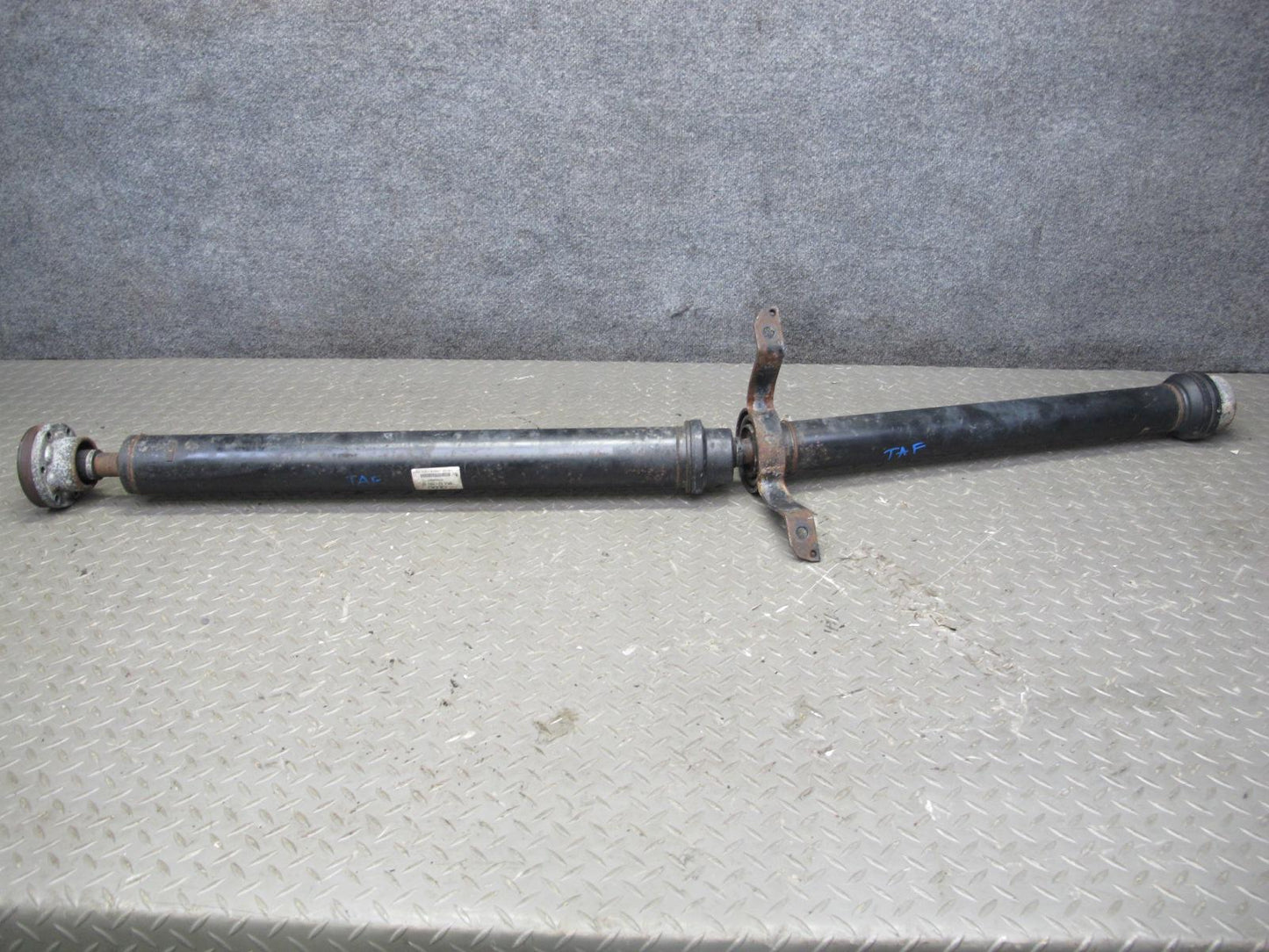 10-16 Audi S4 B8  AWD A/T Rear Drive Shaft Driveshaft 143K Miles 8K0521101N OEM