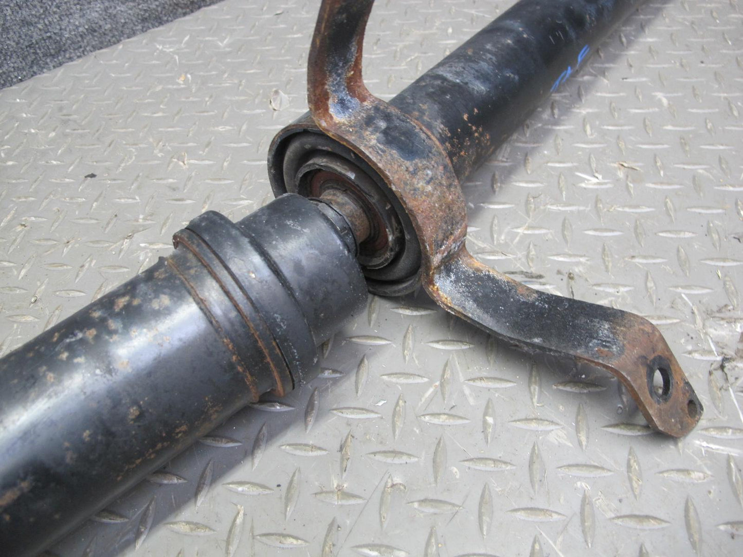 10-16 Audi S4 B8  AWD A/T Rear Drive Shaft Driveshaft 143K Miles 8K0521101N OEM