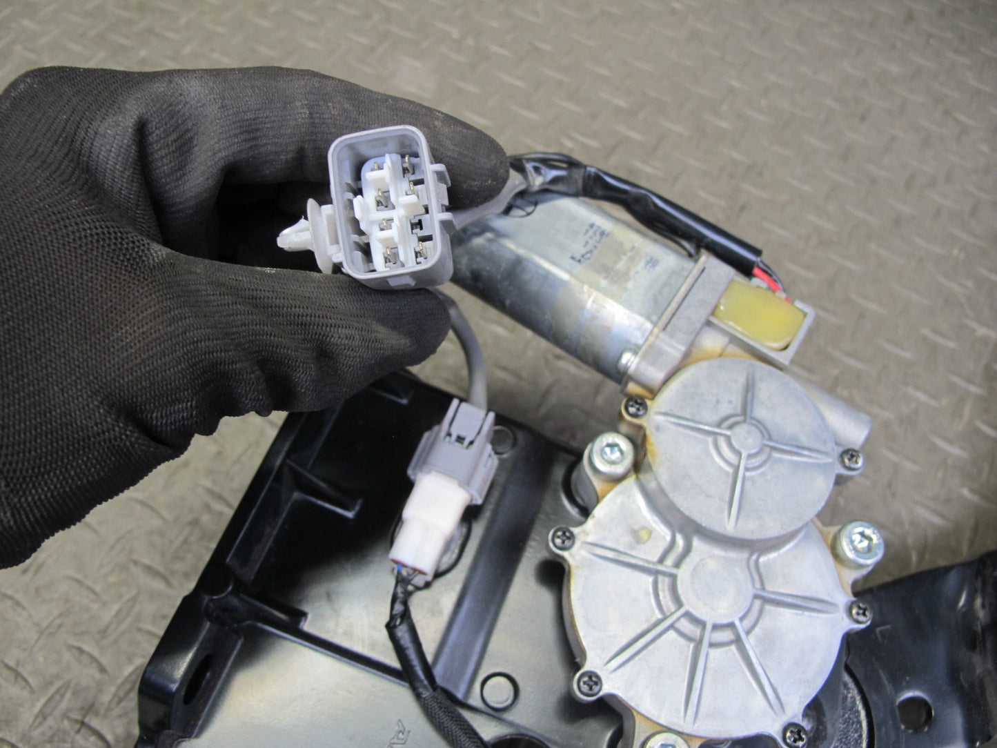 10-15 Lexus IS350 IS250 Convertible Rear Left Electric TOP Roof Motor Hinge OEM