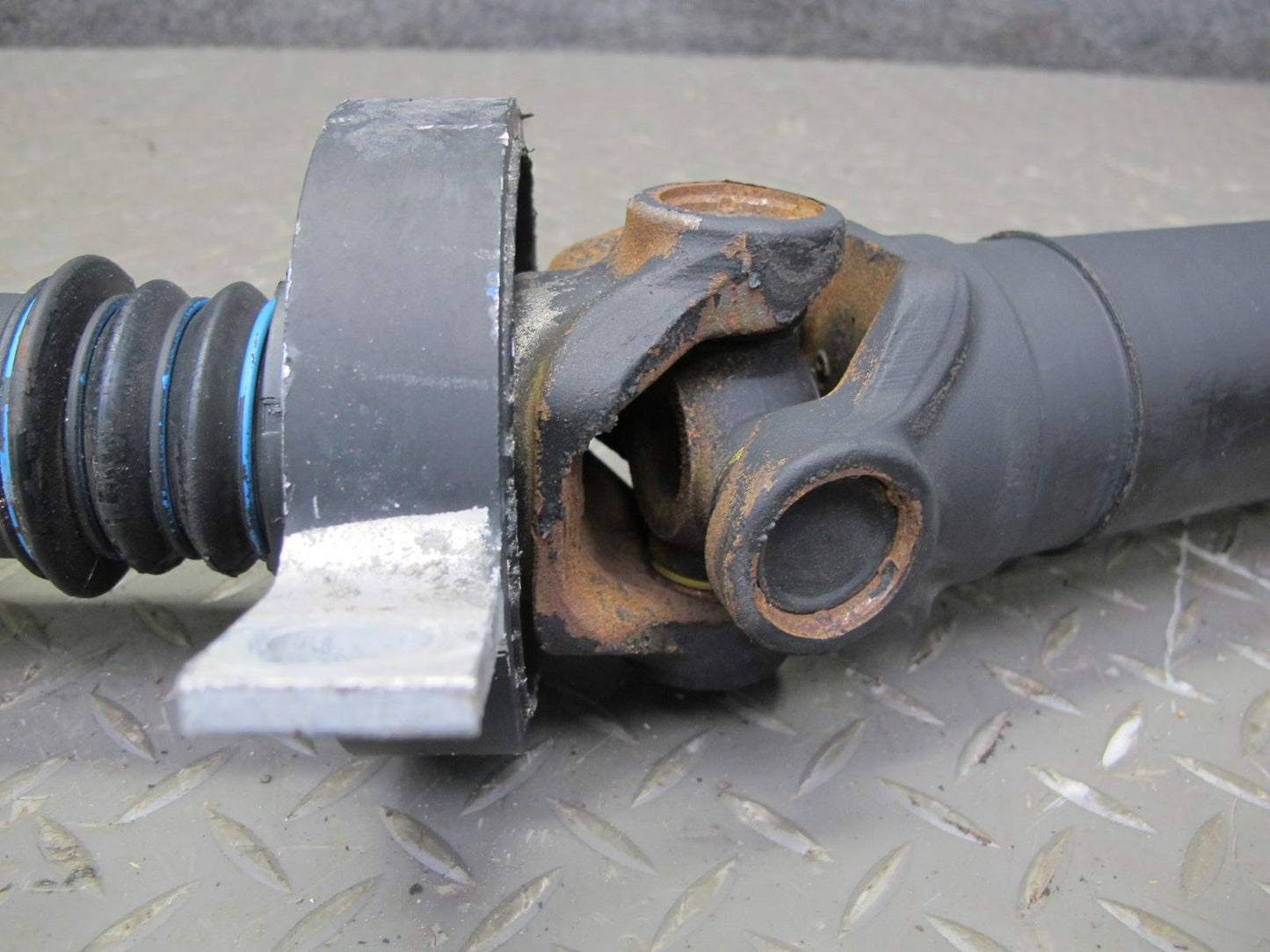 12-15 BMW F30 F32 335i RWD M/T Rear Drive Shaft Driveshaft 91K Miles 7600181 OEM