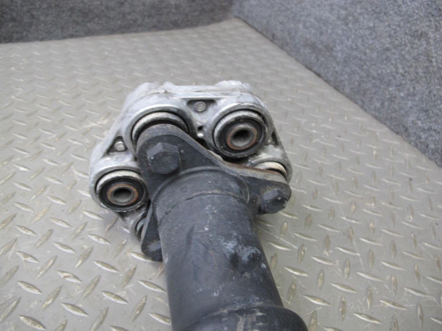 12-15 BMW F30 F32 335i RWD M/T Rear Drive Shaft Driveshaft 91K Miles 7600181 OEM