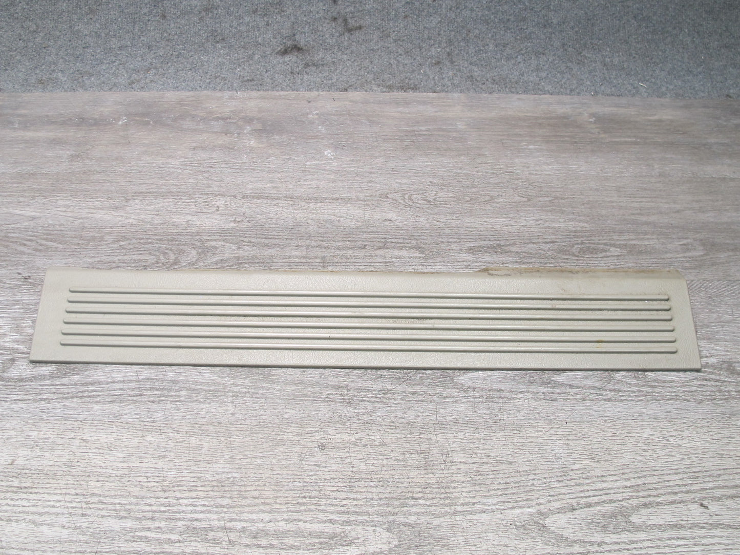 2003-2009 Hummer H2 Front Right Pass Side Door Scuff Sill Plate Trim Panel