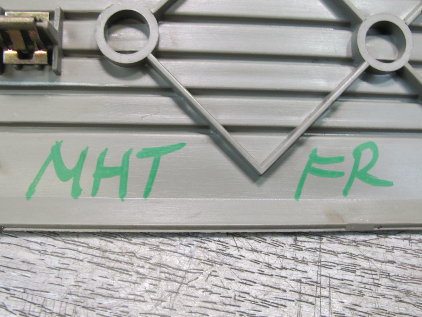 2003-2009 Hummer H2 Front Right Pass Side Door Scuff Sill Plate Trim Panel