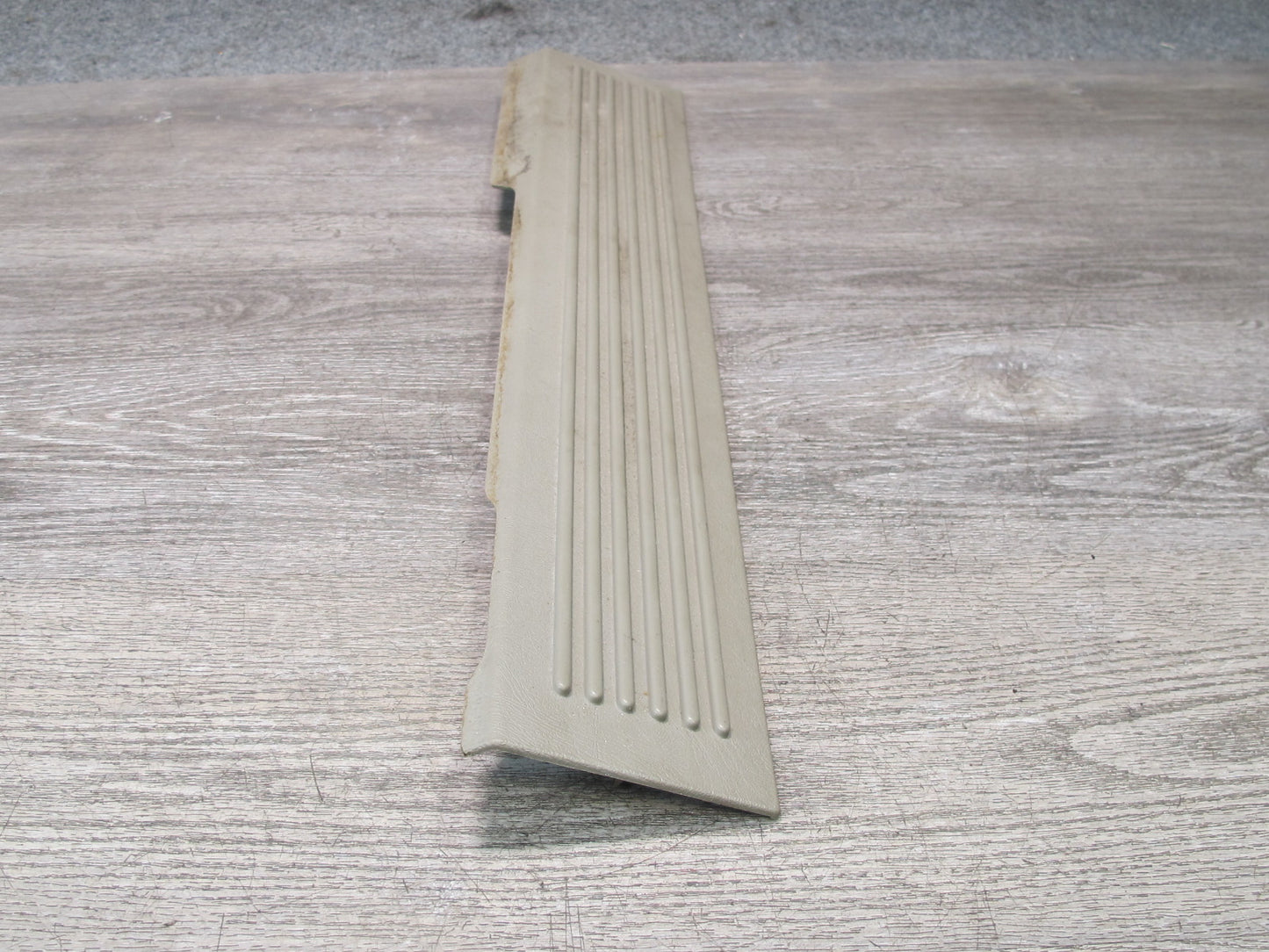 2003-2009 Hummer H2 Front Right Pass Side Door Scuff Sill Plate Trim Panel