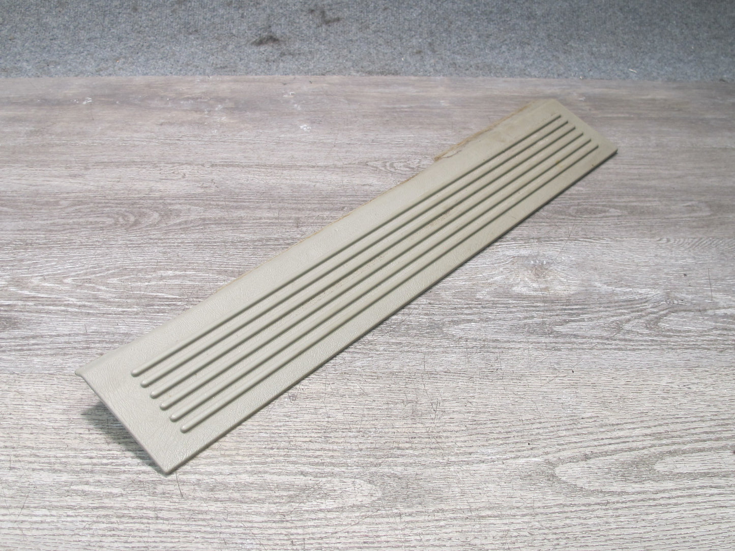 2003-2009 Hummer H2 Front Right Pass Side Door Scuff Sill Plate Trim Panel