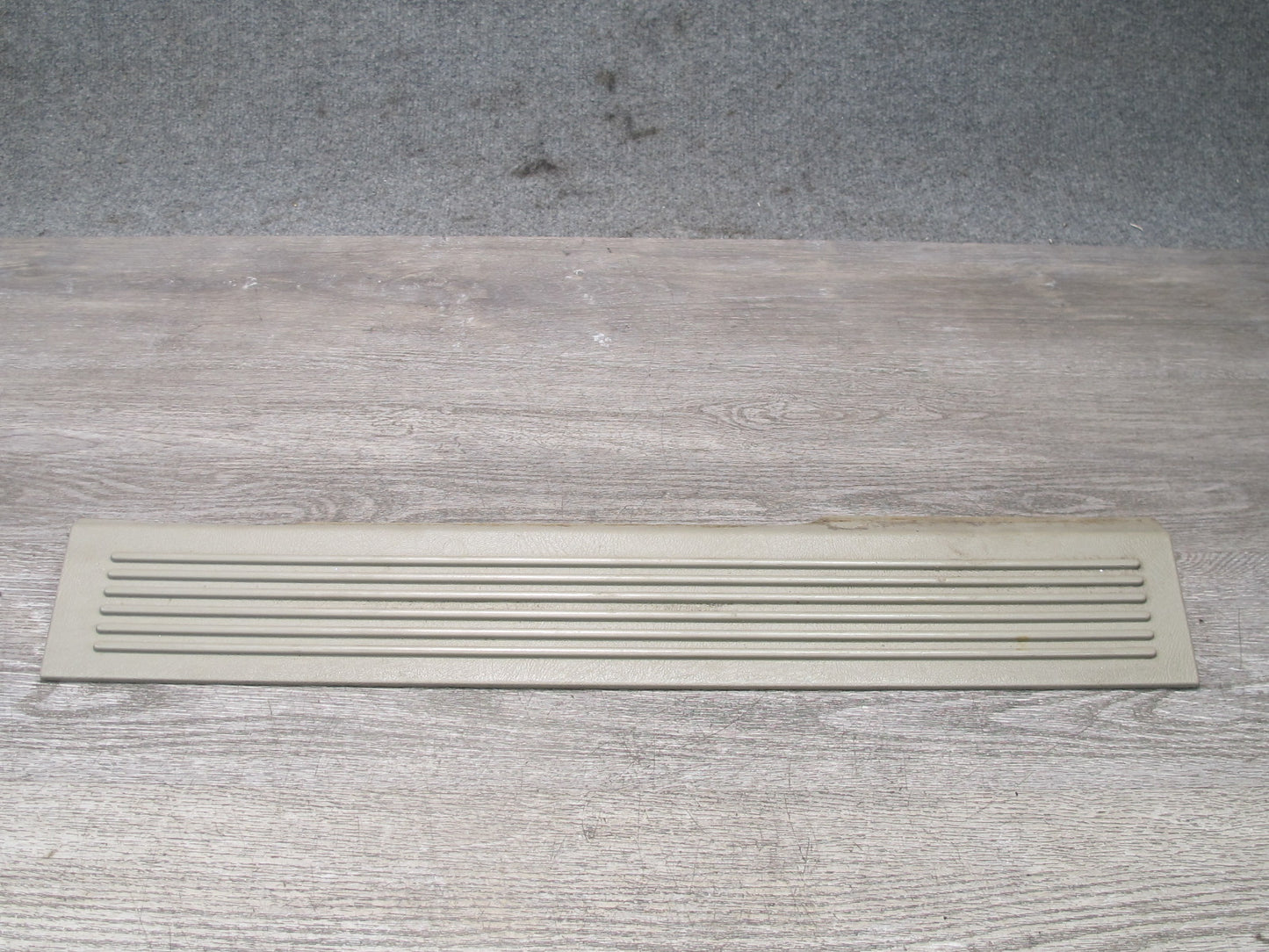 2003-2009 Hummer H2 Front Right Pass Side Door Scuff Sill Plate Trim Panel