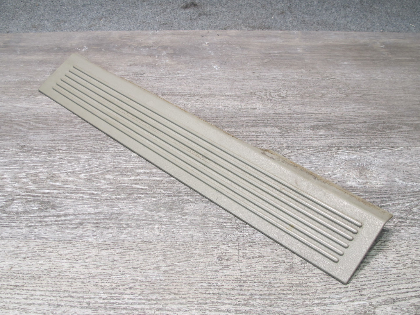 2003-2009 Hummer H2 Front Right Pass Side Door Scuff Sill Plate Trim Panel