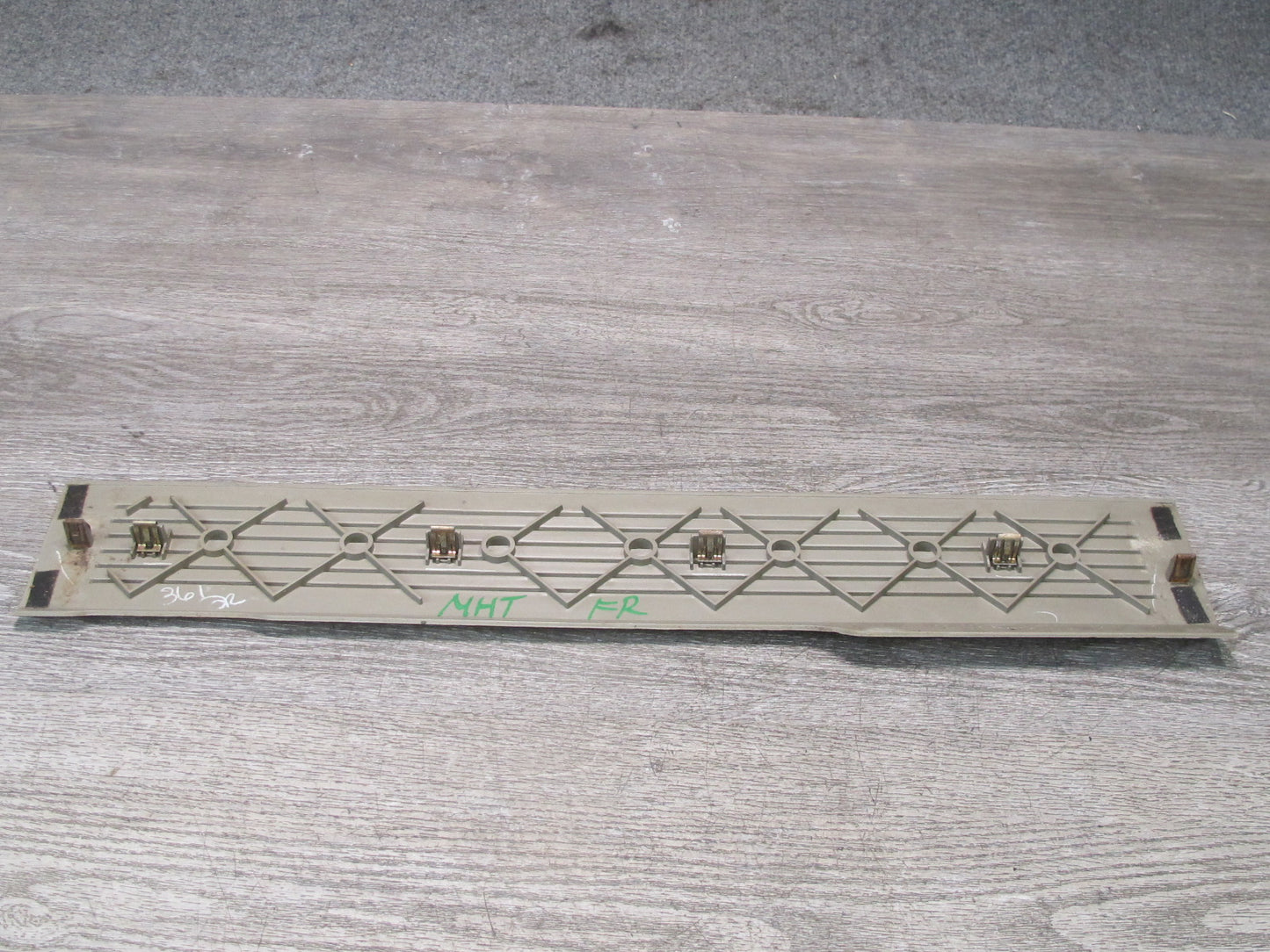 2003-2009 Hummer H2 Front Right Pass Side Door Scuff Sill Plate Trim Panel