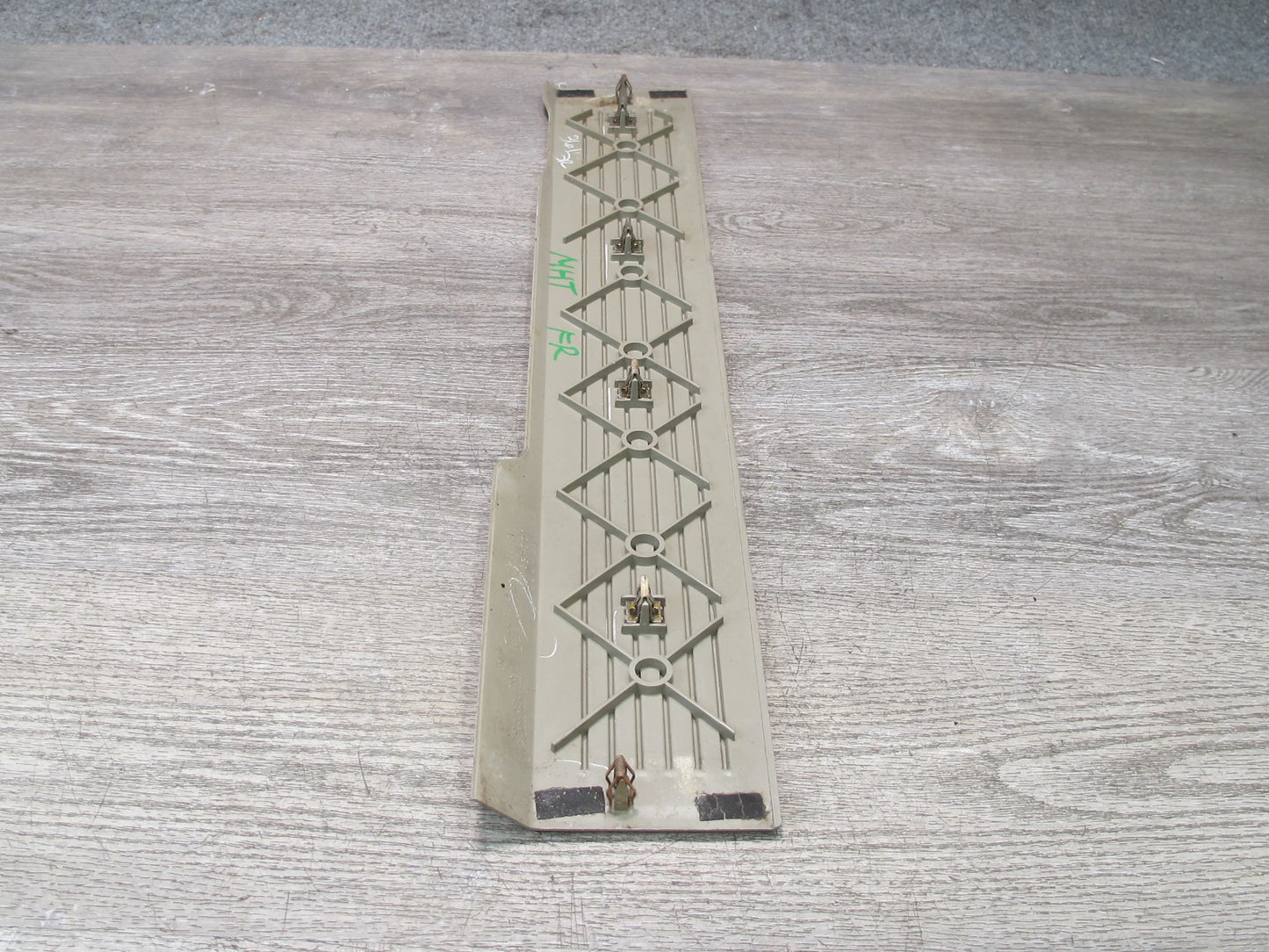 2003-2009 Hummer H2 Front Right Pass Side Door Scuff Sill Plate Trim Panel