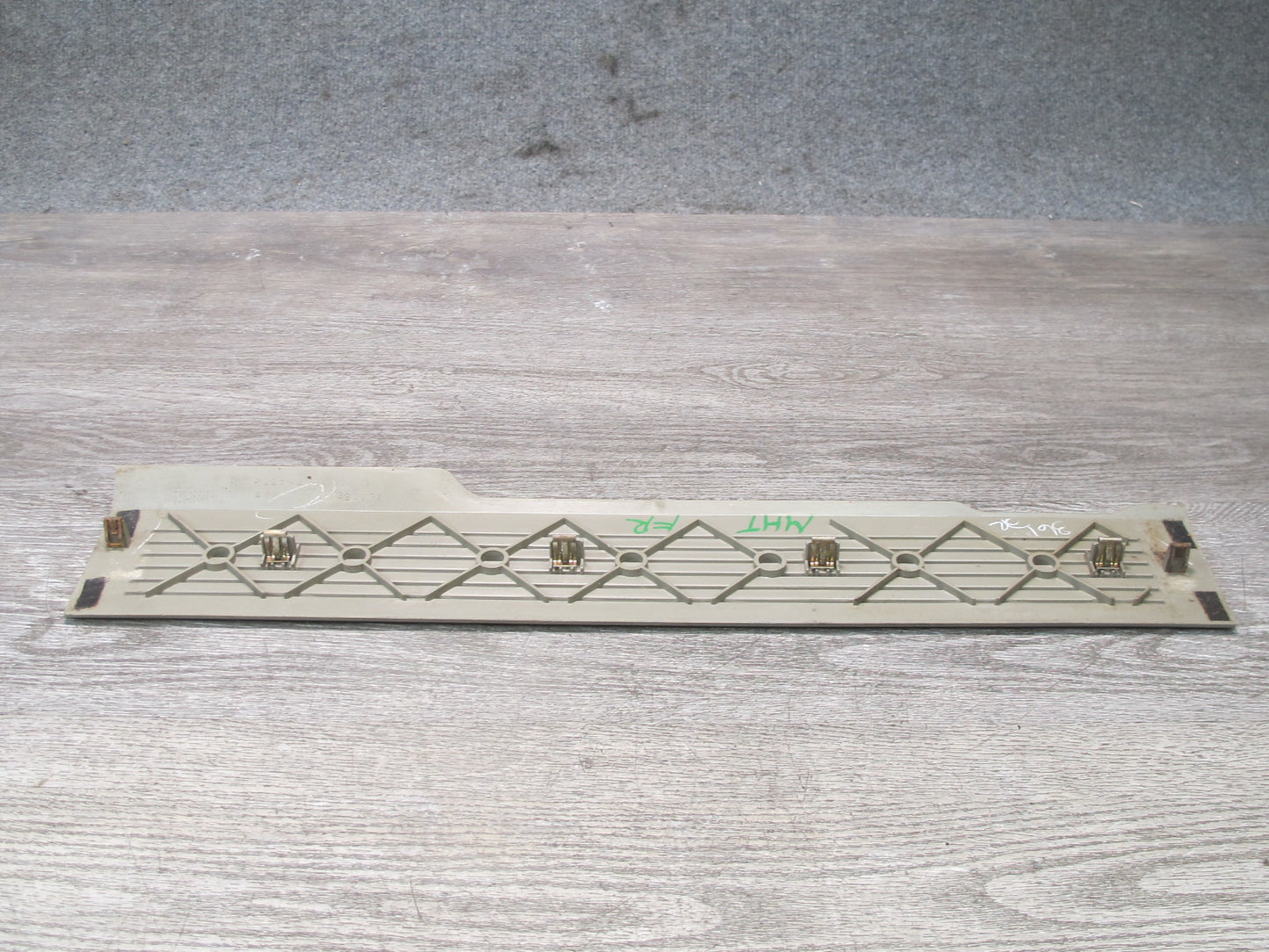 2003-2009 Hummer H2 Front Right Pass Side Door Scuff Sill Plate Trim Panel