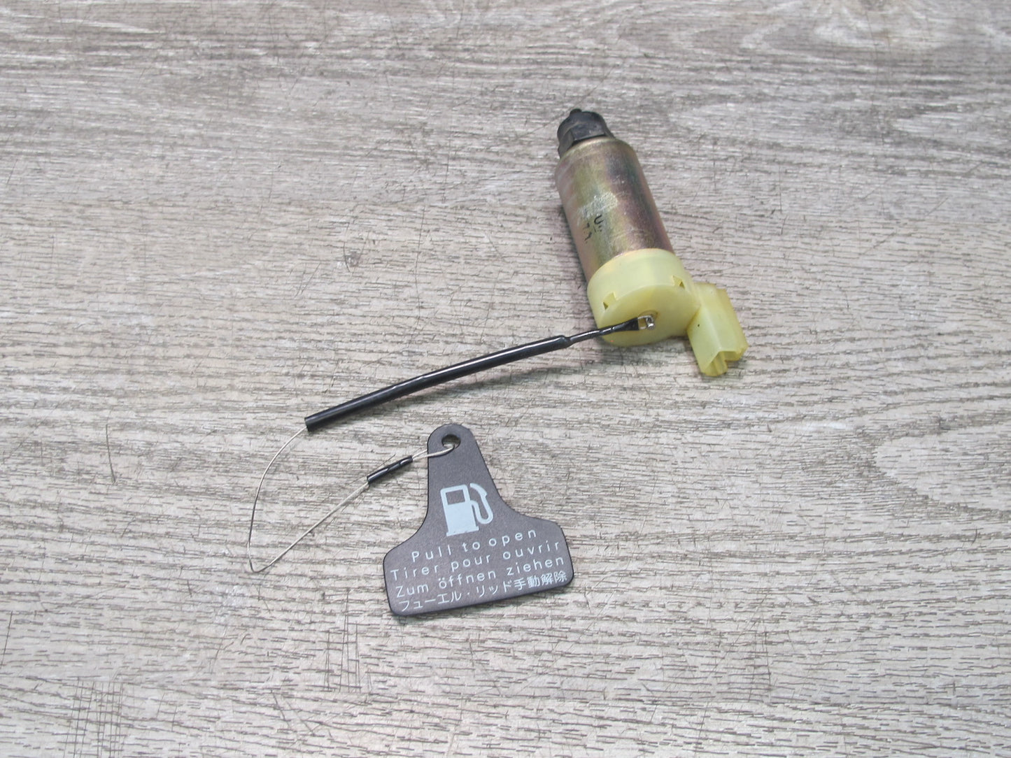 93-00 Lexus UCF20L LS400 Fuel Gas Door Lock Latch Release Actuator Motor OEM