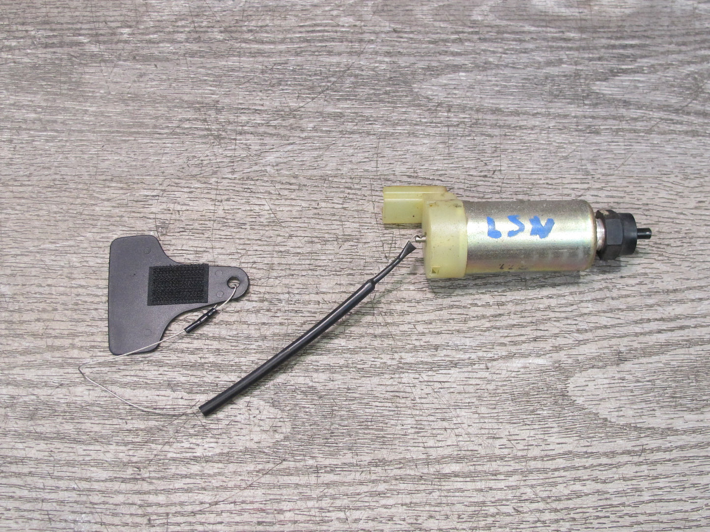 93-00 Lexus UCF20L LS400 Fuel Gas Door Lock Latch Release Actuator Motor OEM