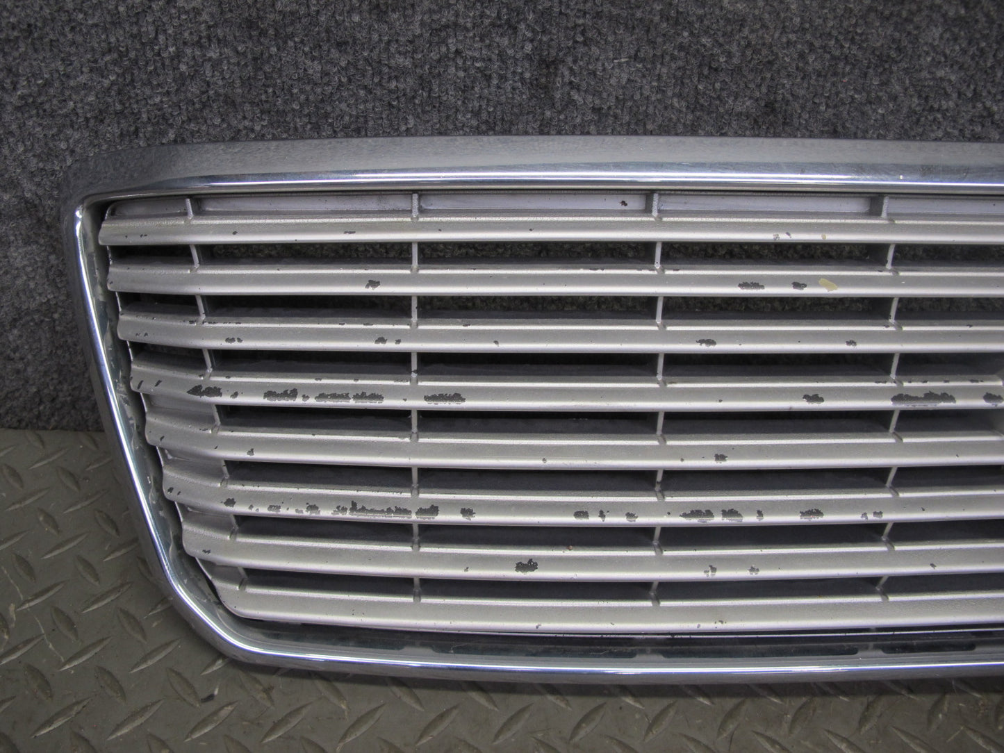98-00 Lexus UCF20L LS400 Front Upper Hood Chrome Grille w Emblem OEM