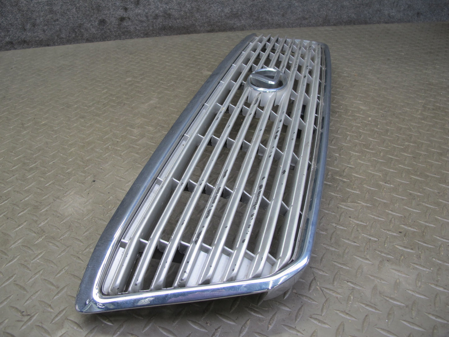 98-00 Lexus UCF20L LS400 Front Upper Hood Chrome Grille w Emblem OEM