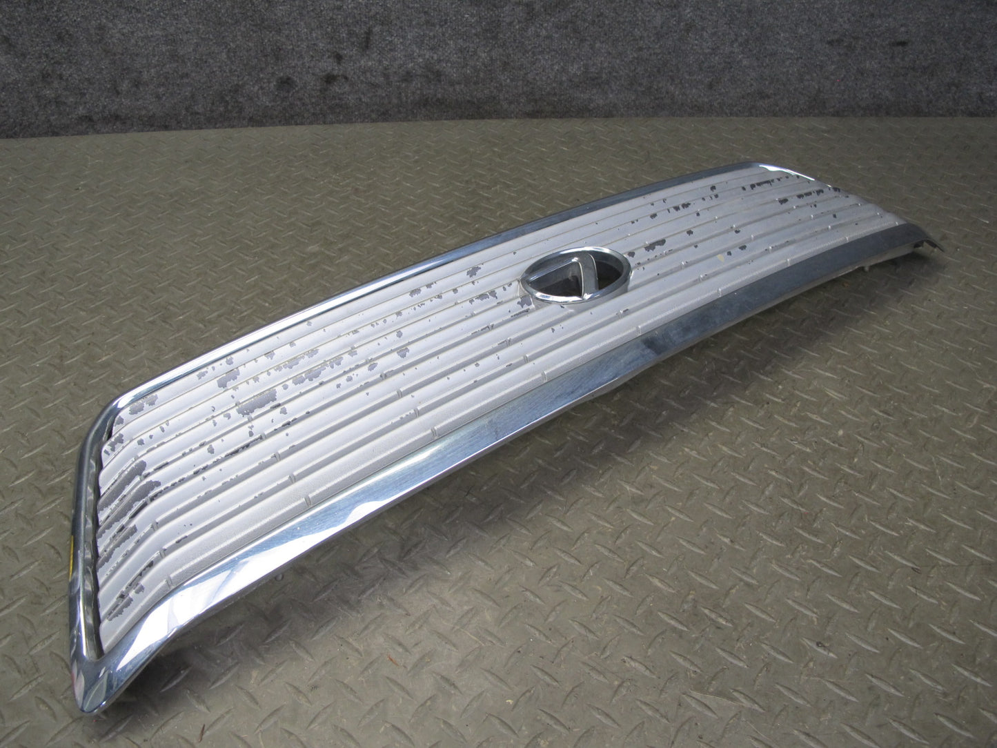 98-00 Lexus UCF20L LS400 Front Upper Hood Chrome Grille w Emblem OEM