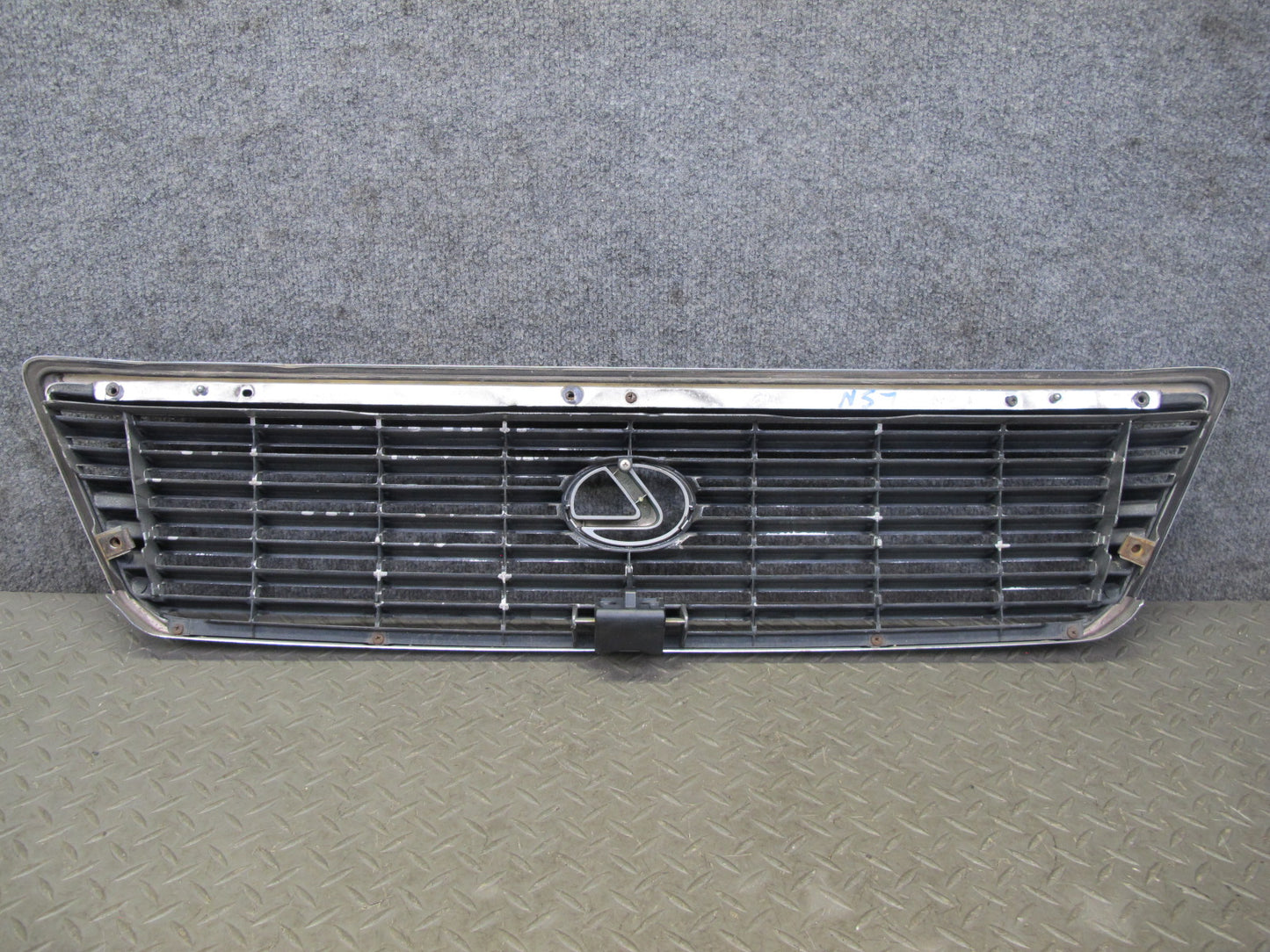 98-00 Lexus UCF20L LS400 Front Upper Hood Chrome Grille w Emblem OEM