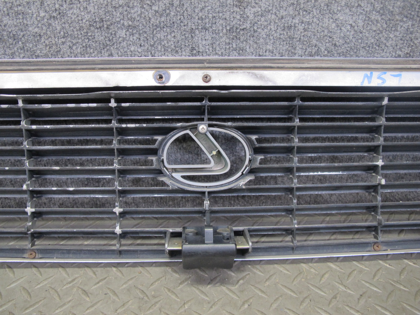 98-00 Lexus UCF20L LS400 Front Upper Hood Chrome Grille w Emblem OEM