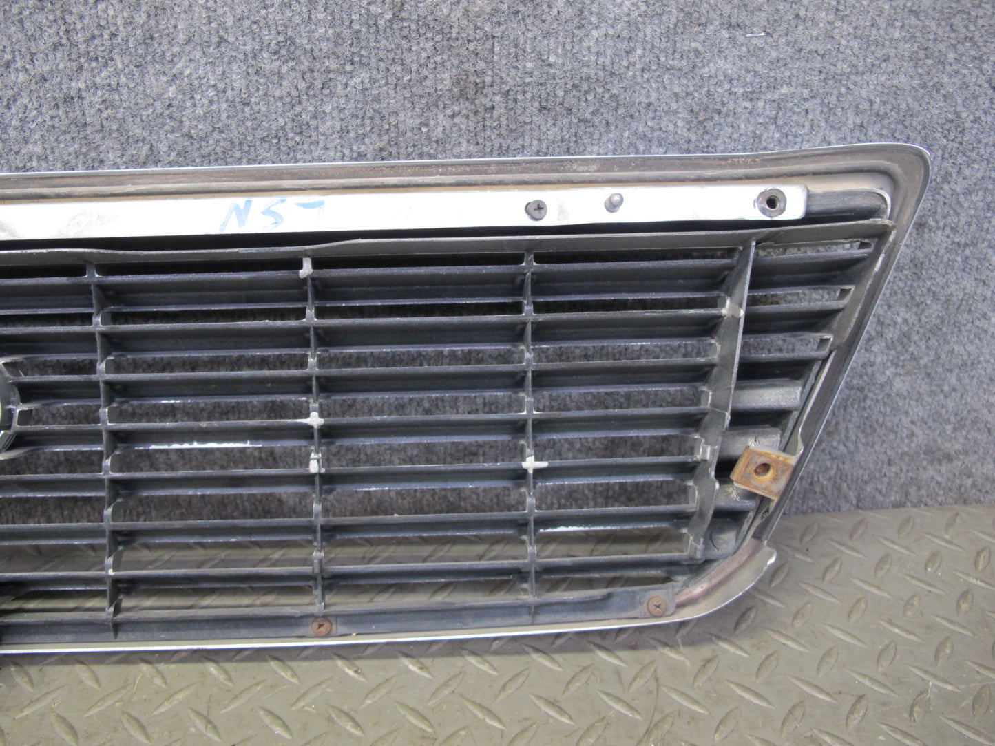 98-00 Lexus UCF20L LS400 Front Upper Hood Chrome Grille w Emblem OEM