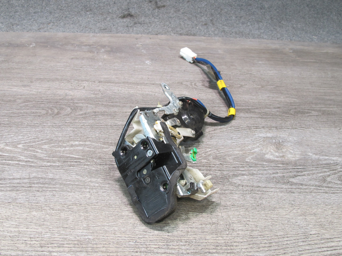 98-00 Lexus UCF20L LS400 Rear Right Door Lock Latch Actuator OEM