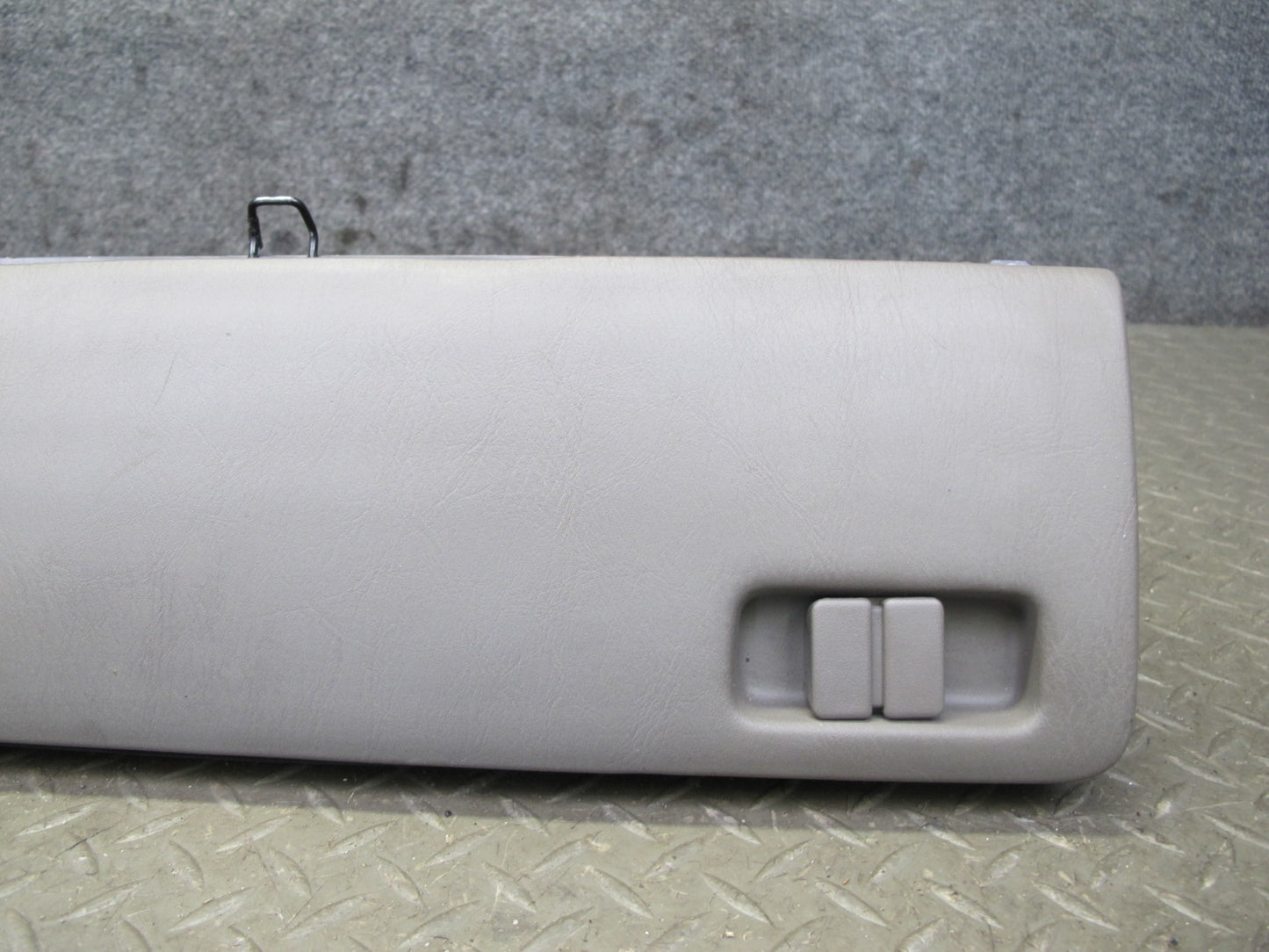 95-00 Lexus LS400 UCF20L Dash Right Upper Glove Box Storage Compartment OEM