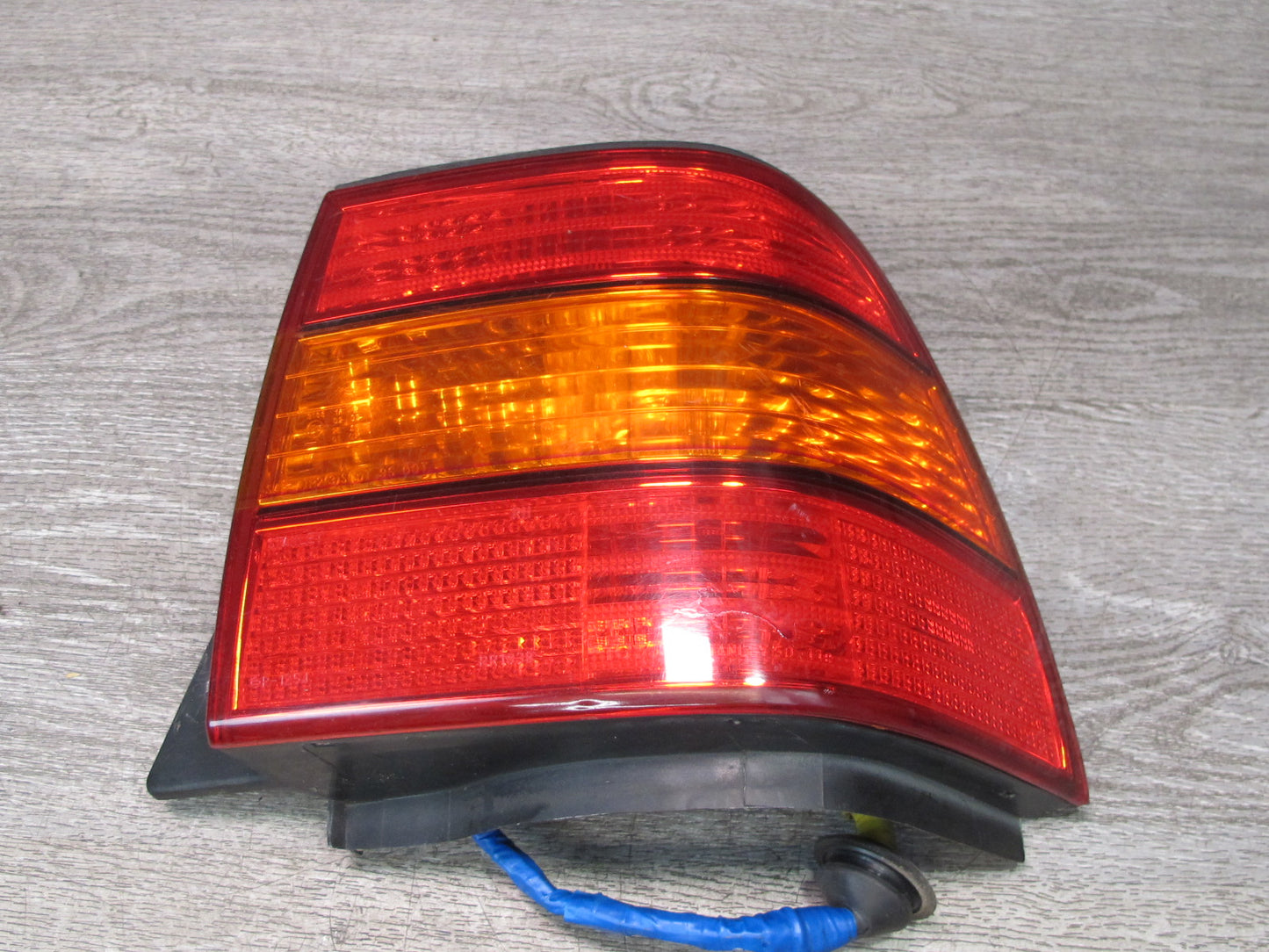 98-00 Lexus UCF20L LS400 Rear Right Side Outer Tail Light Lamp OEM