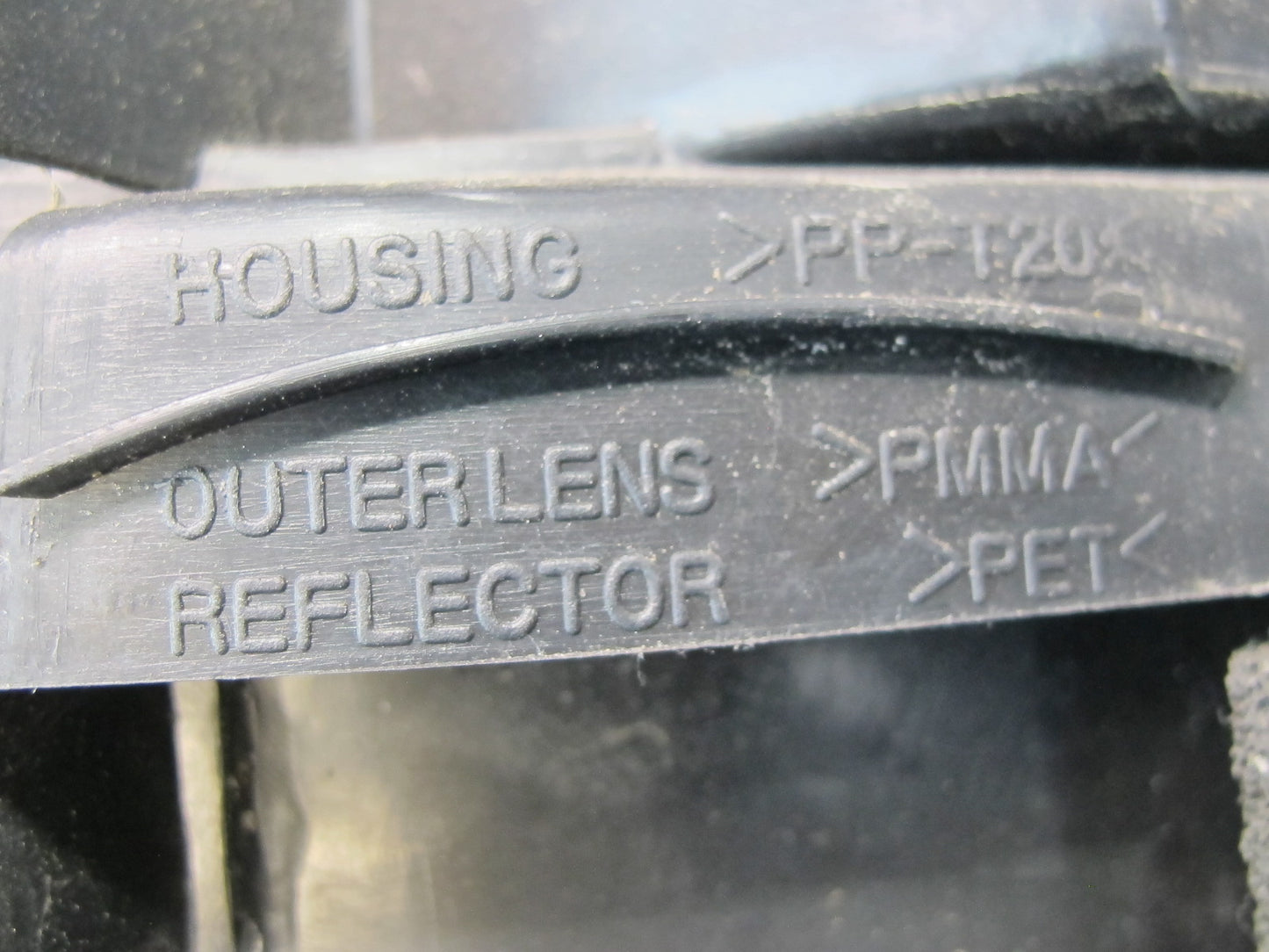 98-00 Lexus UCF20L LS400 Rear Right Side Outer Tail Light Lamp OEM