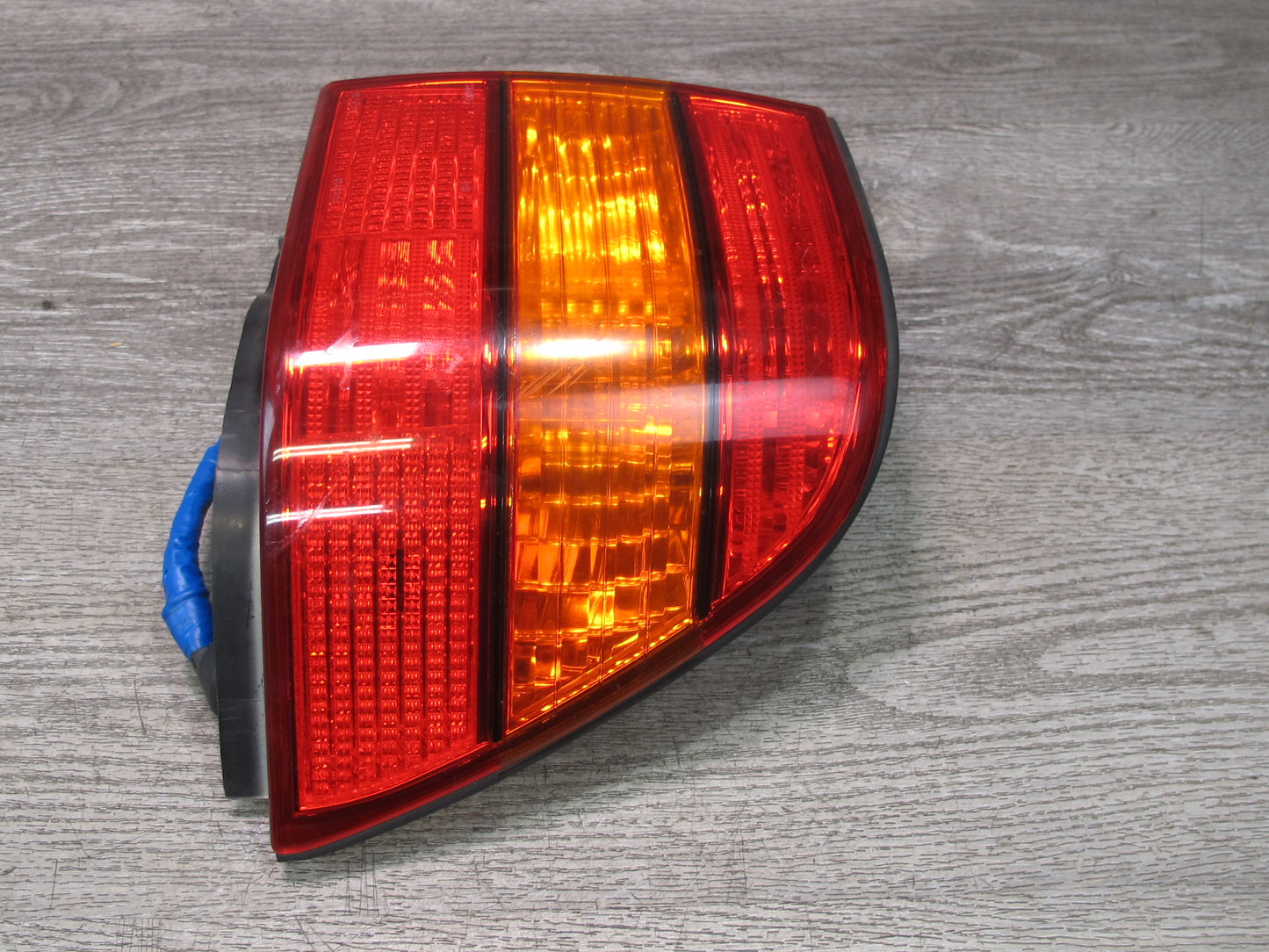 98-00 Lexus UCF20L LS400 Rear Right Side Outer Tail Light Lamp OEM