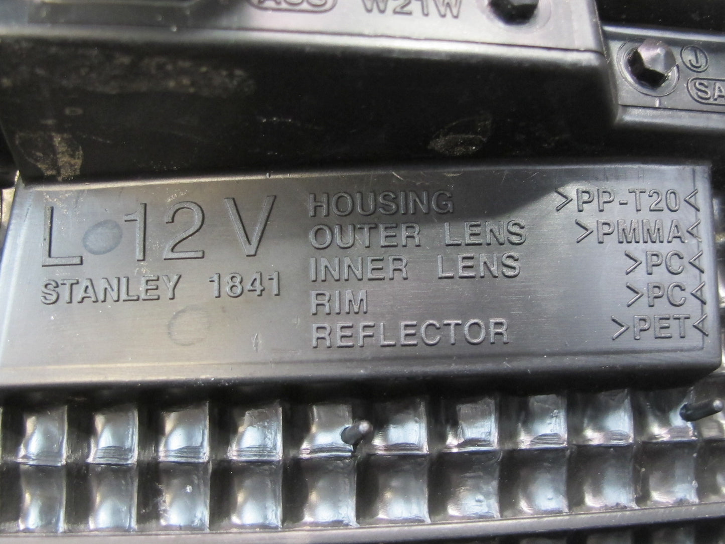 98-00 Lexus UCF20L LS400 Rear Left Inner Tail Light Lamp OEM