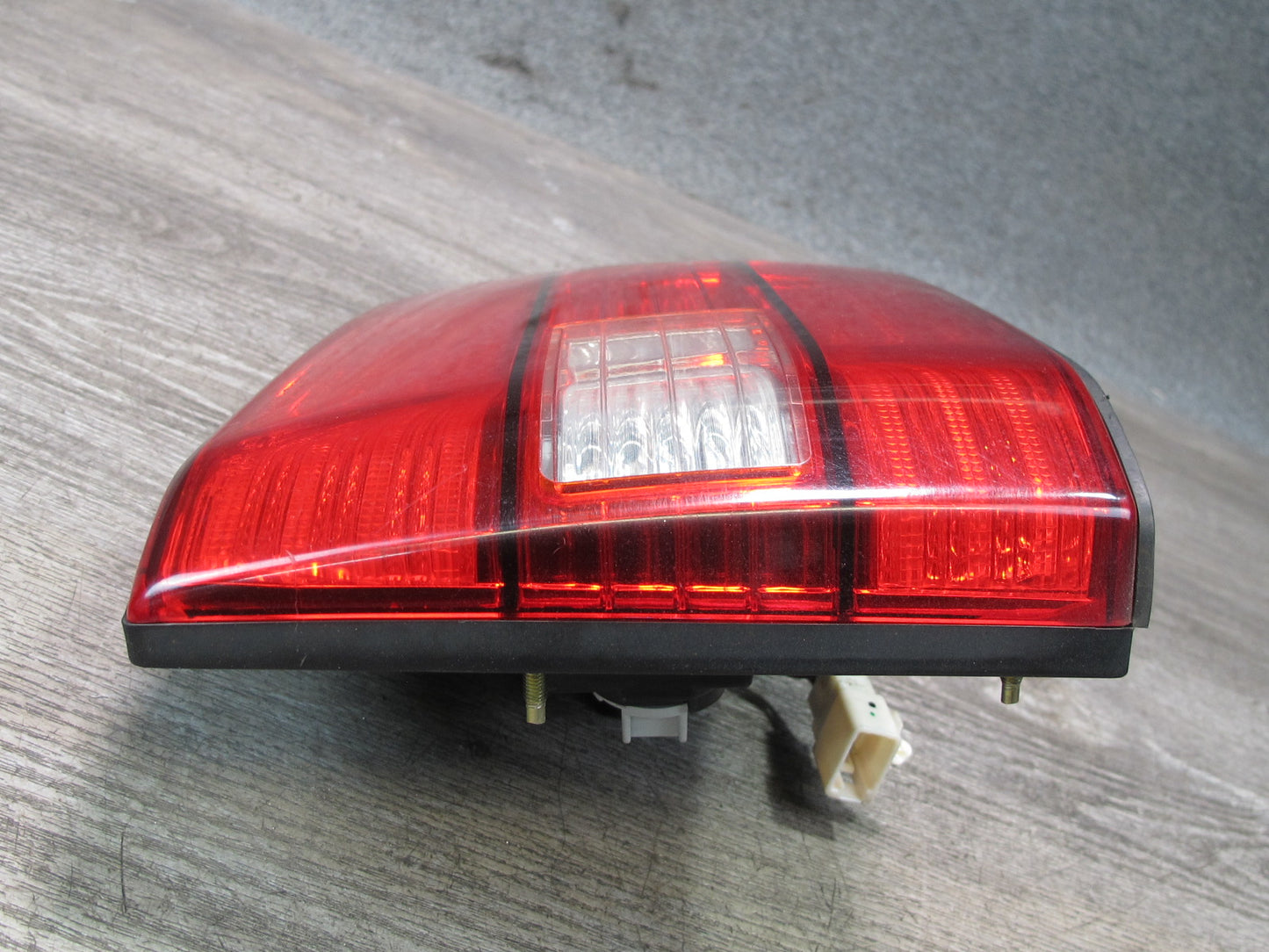 98-00 Lexus UCF20L LS400 Rear Left Inner Tail Light Lamp OEM