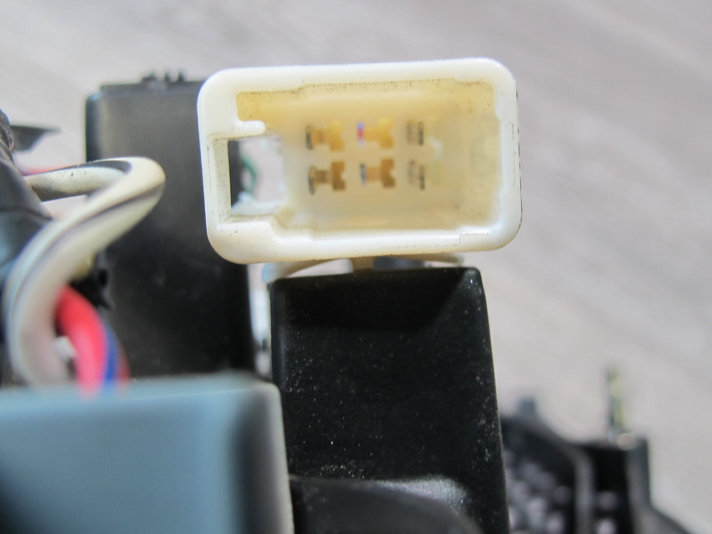 98-00 Lexus UCF20L LS400 Rear Right Inner Tail Light Lamp OEM