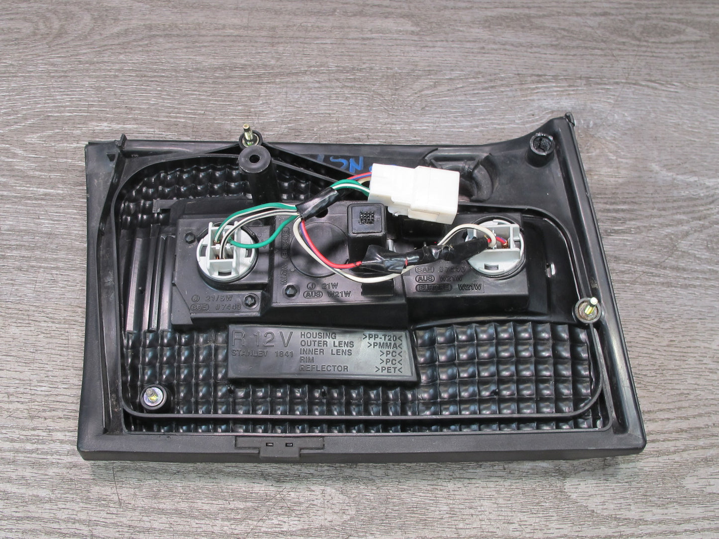 98-00 Lexus UCF20L LS400 Rear Right Inner Tail Light Lamp OEM