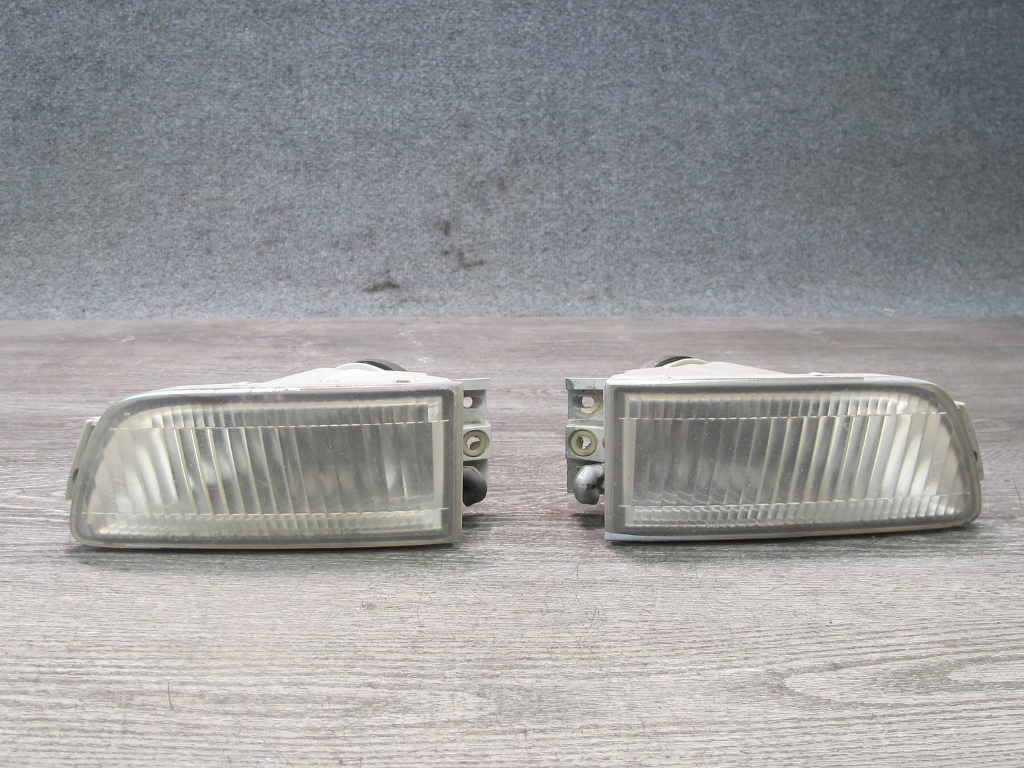 98-00 Lexus UCF20L LS400 Set of 2 Front Bumper Left & Right Fog Light Lamp OEM