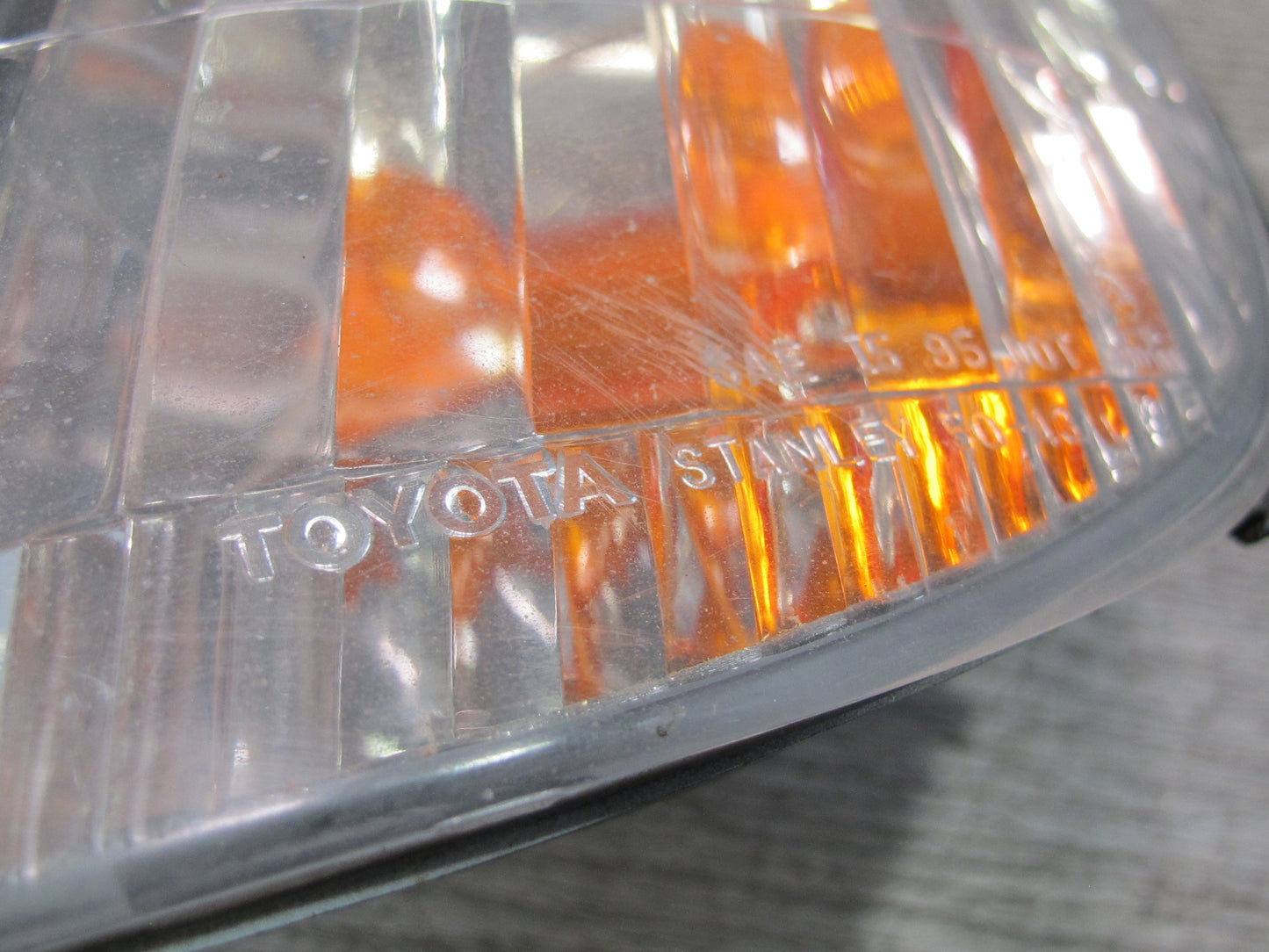 98-00 Lexus UCF20L LS400 Set of 2 Front Left & Right Turn Signal Light Lamp OEM