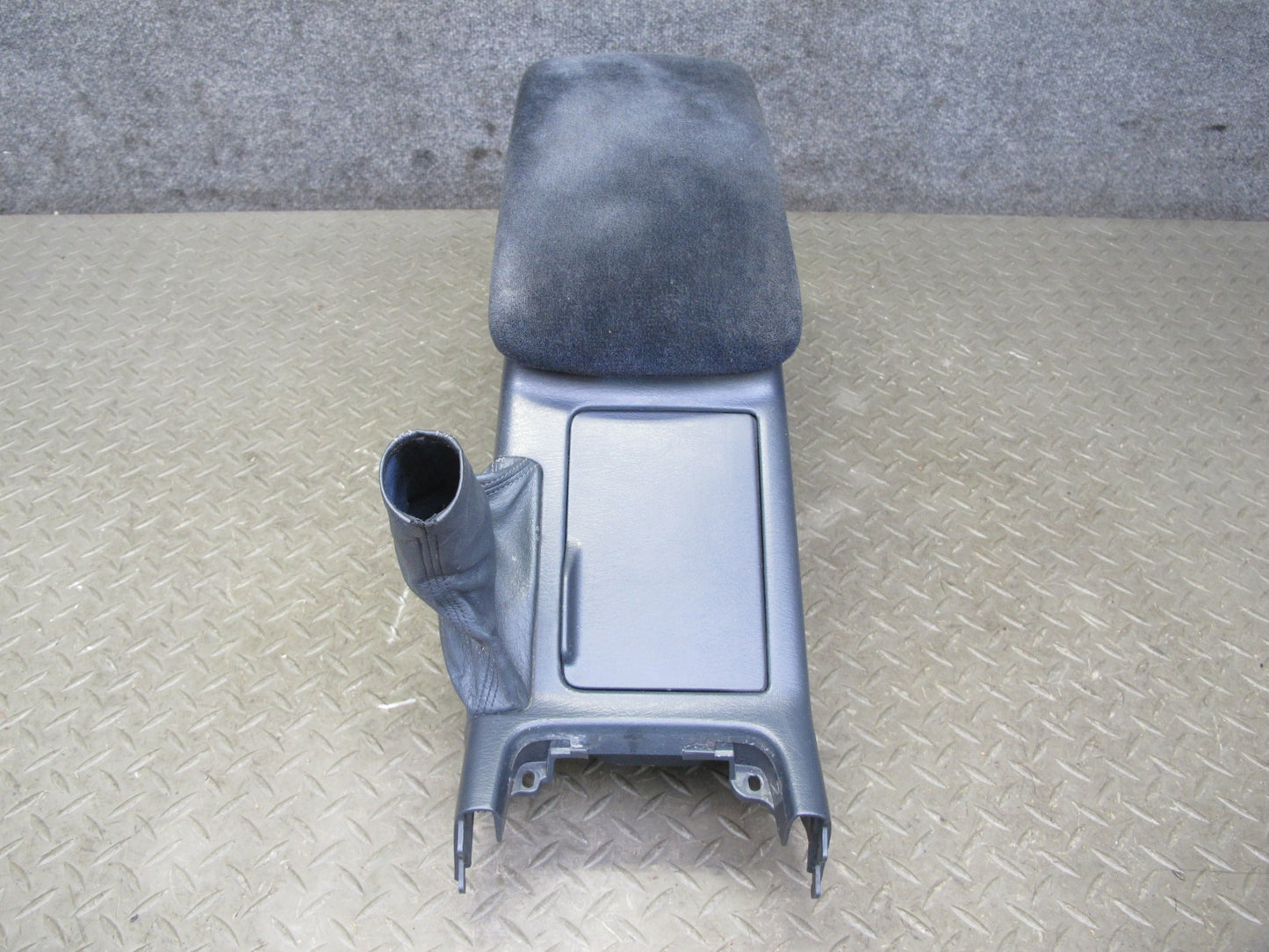 96-98 Toyota MARK2 JZX100 Tourer Center Console Trim Panel Armrest Assembly OEM