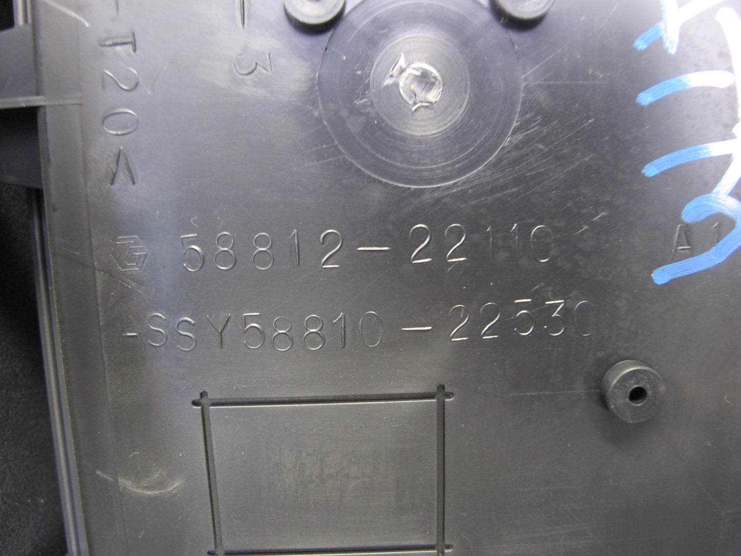 96-98 Toyota MARK2 JZX100 Tourer Center Console Trim Panel Armrest Assembly OEM