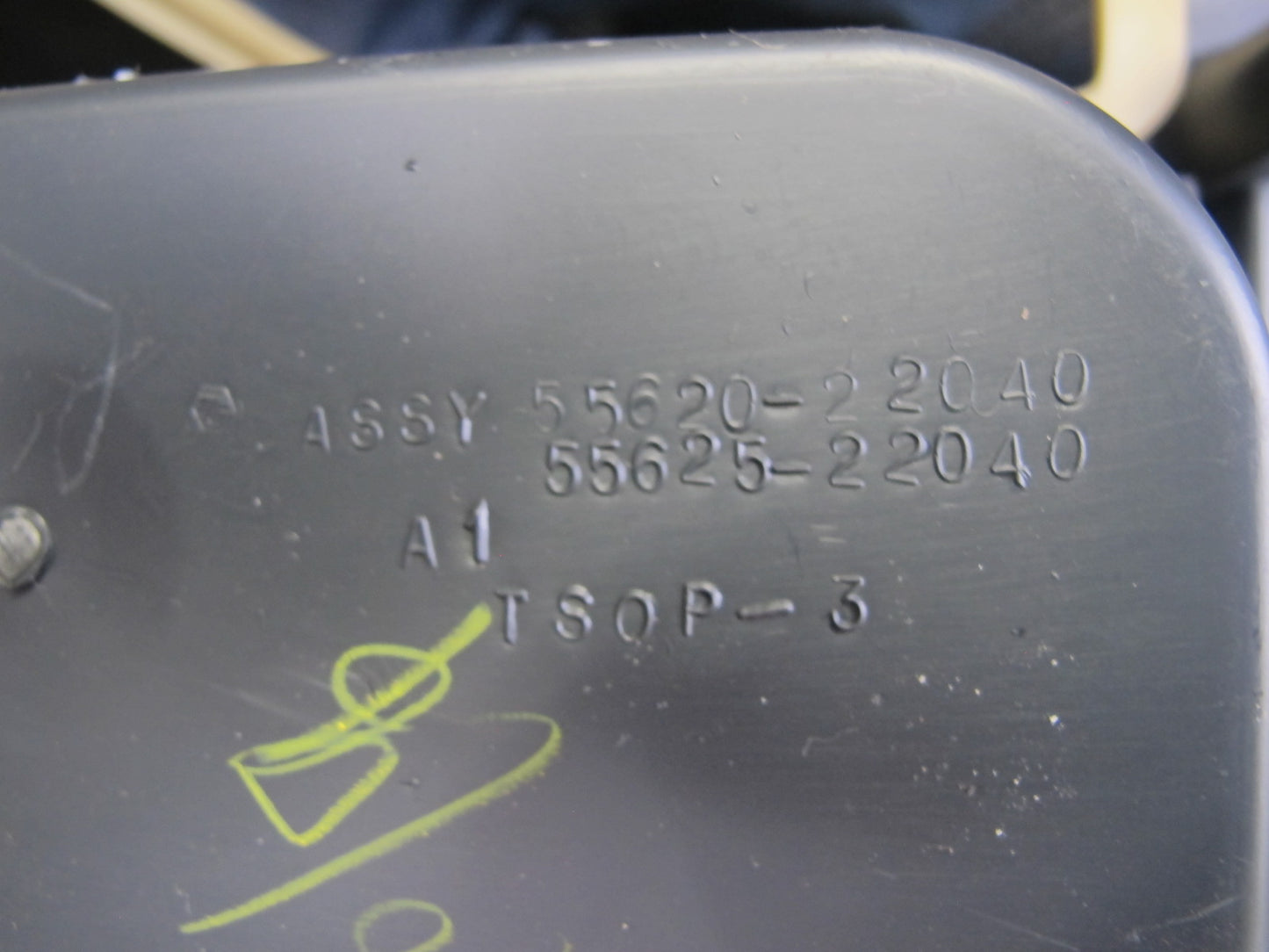 96-98 Toyota MARK2 JZX100 Tourer Center Console Trim Panel Armrest Assembly OEM