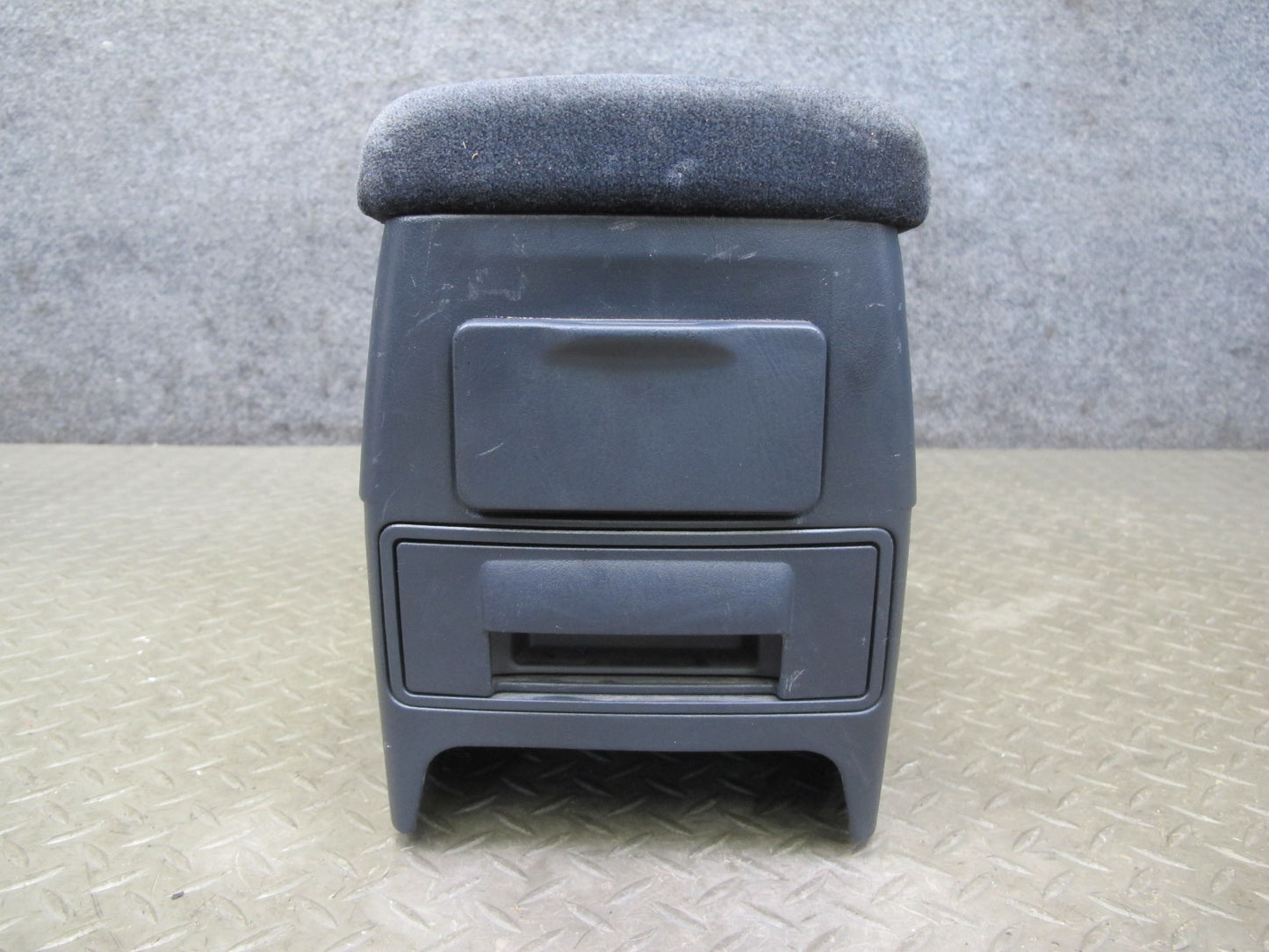 96-98 Toyota MARK2 JZX100 Tourer Center Console Trim Panel Armrest Assembly OEM