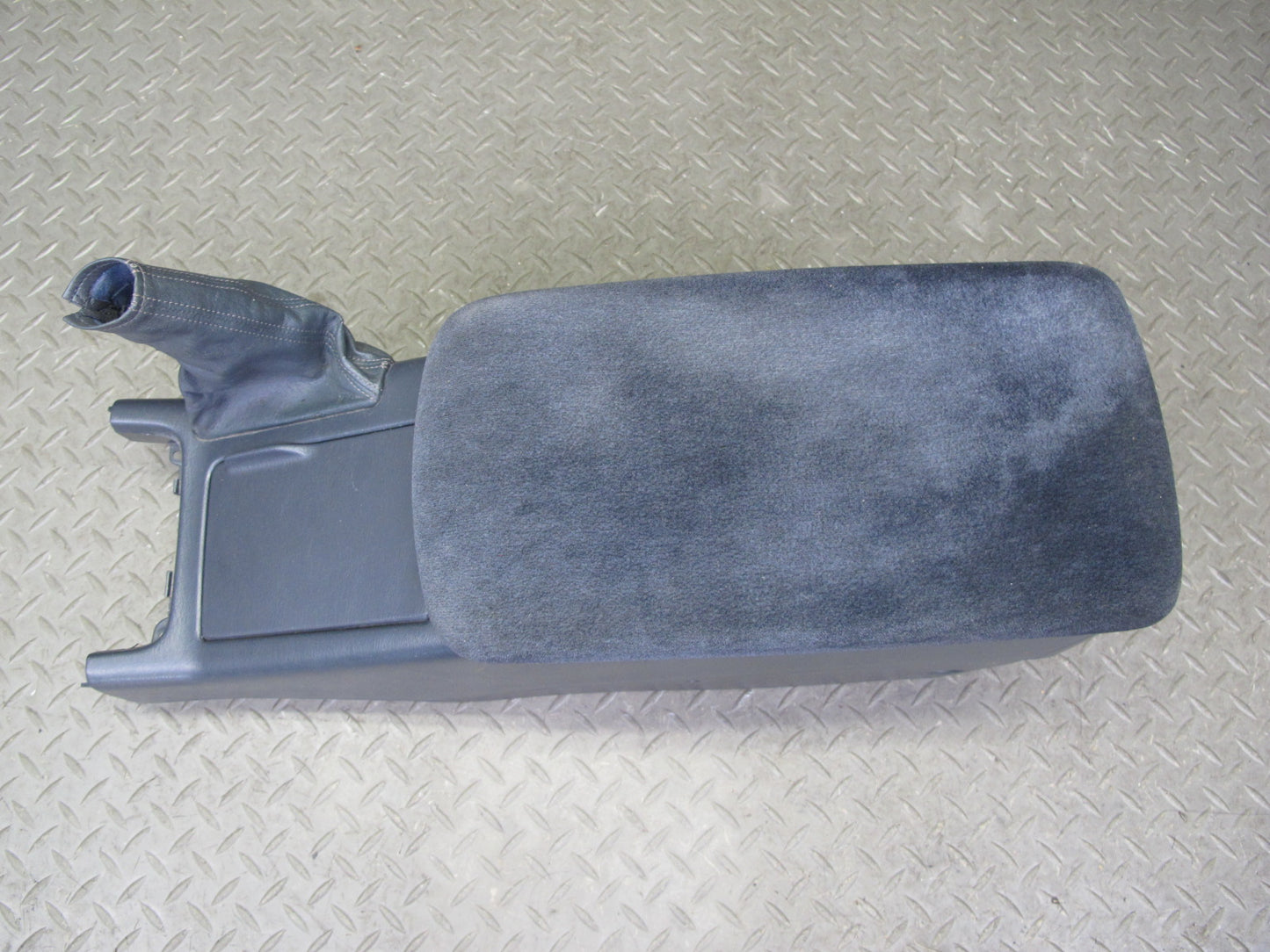 96-98 Toyota MARK2 JZX100 Tourer Center Console Trim Panel Armrest Assembly OEM