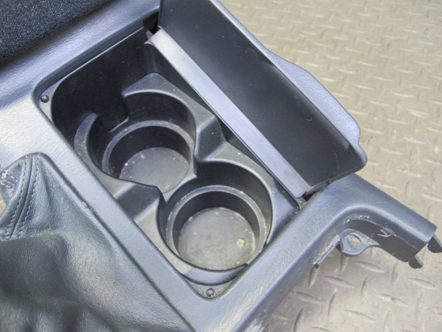 96-98 Toyota MARK2 JZX100 Tourer Center Console Trim Panel Armrest Assembly OEM